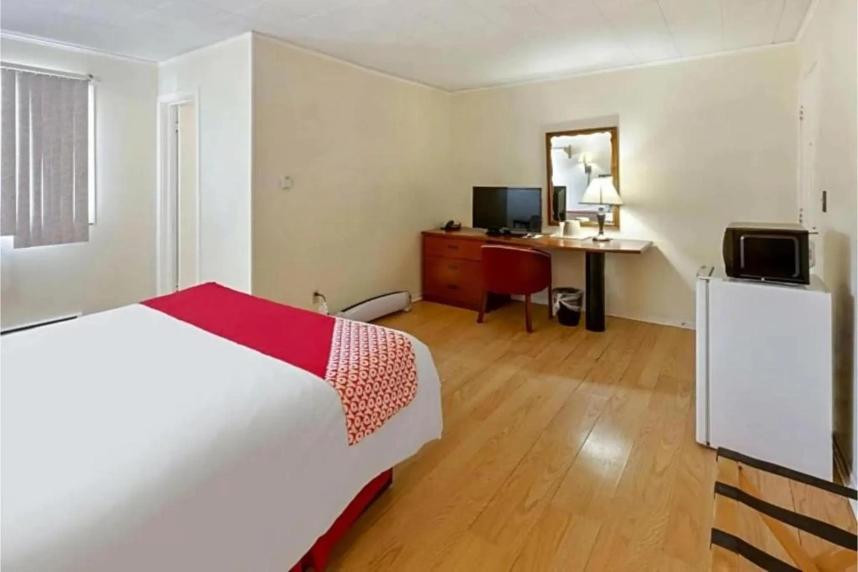 Bedroom, Bed in Buena Vista Inn Motel