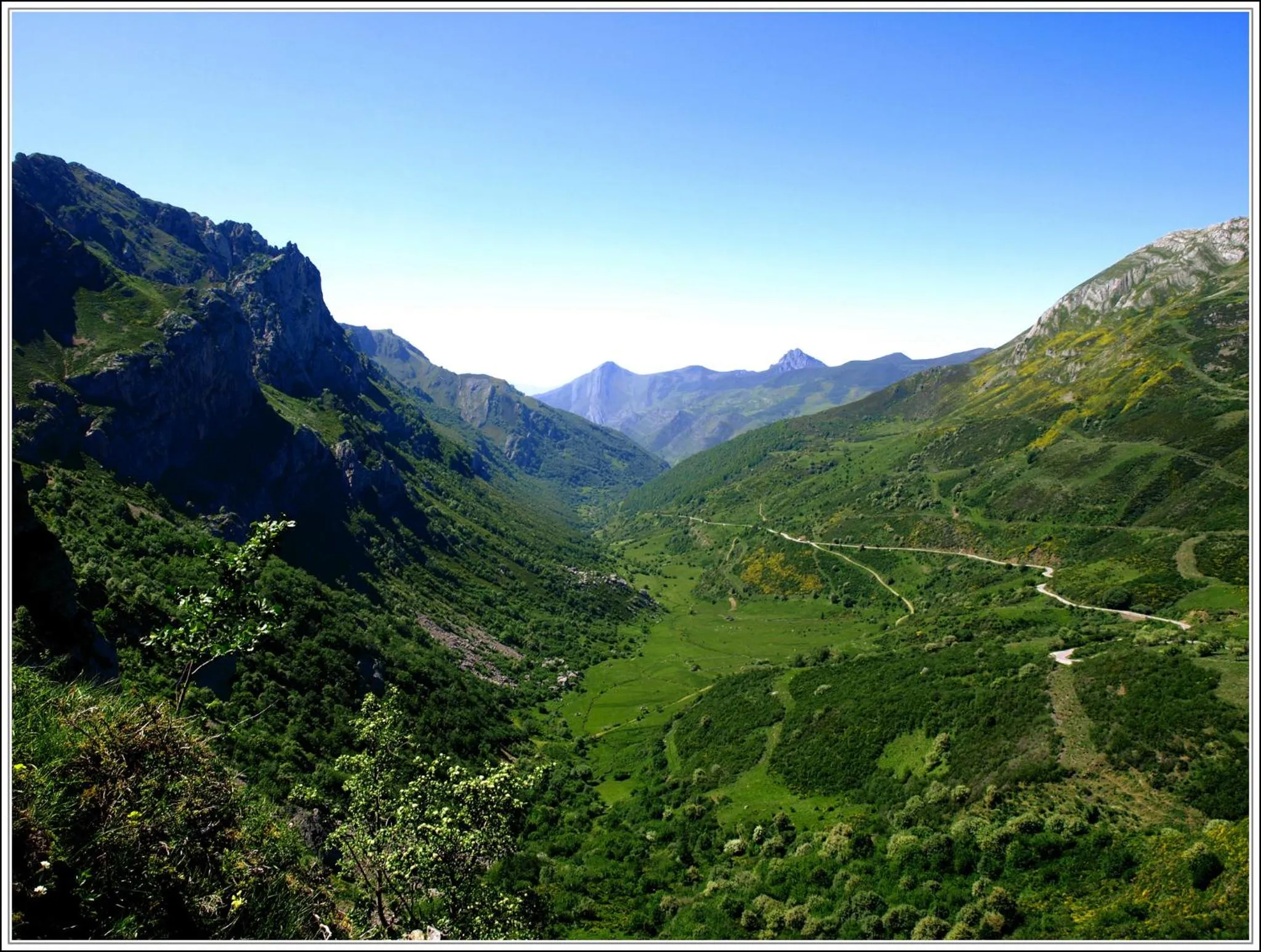 Nearby landmark in La Posta del Camín Real