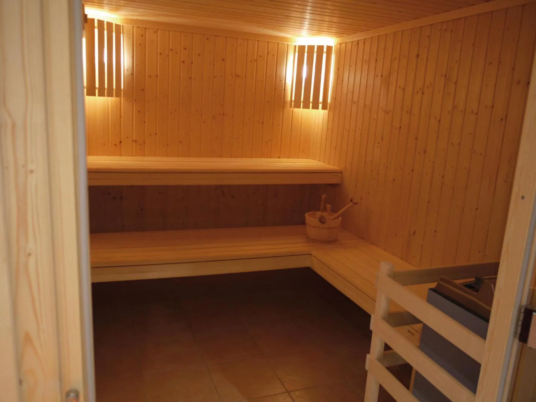 Sauna, Bed in Lagrange Vacances Les Bastides de Lascaux