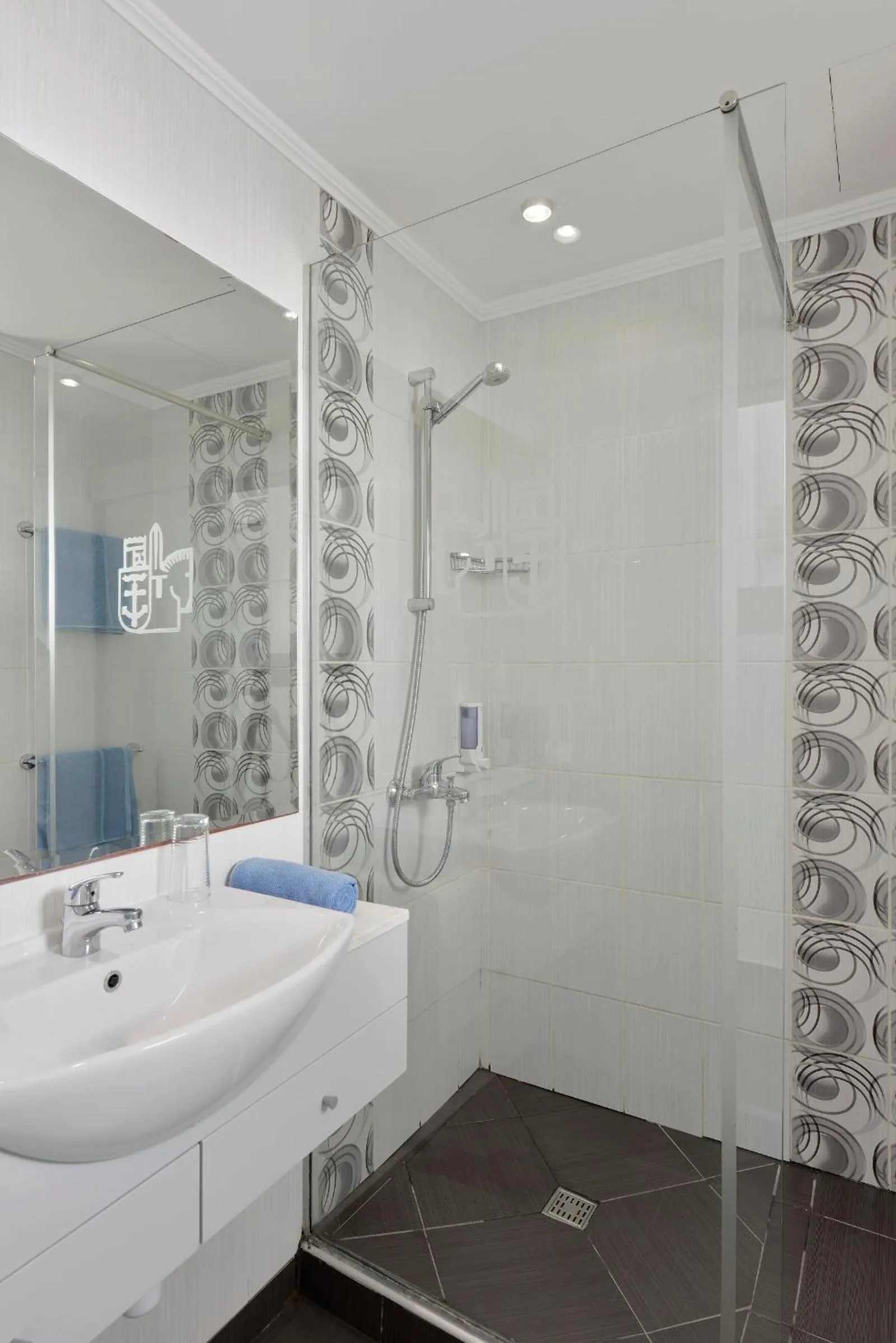 Shower in Napa Prince Hotel Apts