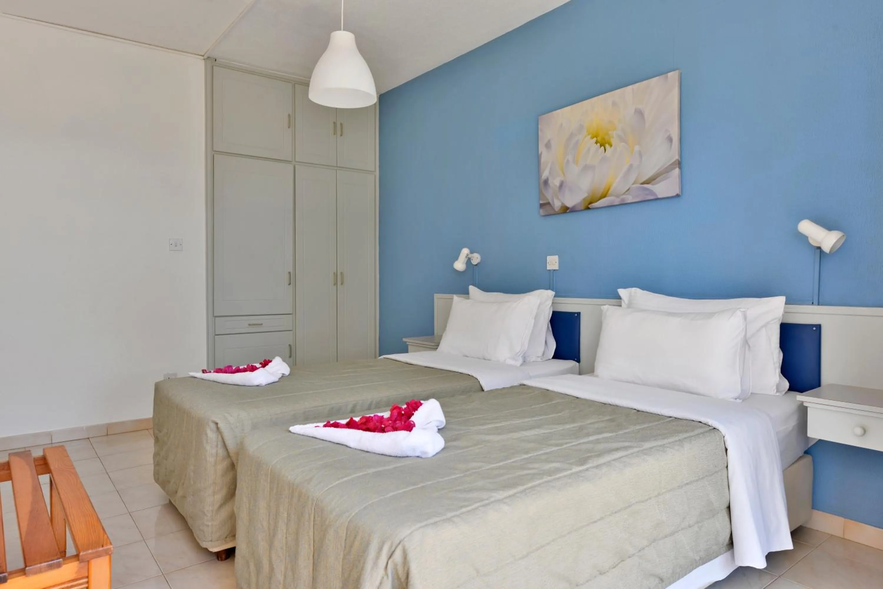 Bed in Napa Prince Hotel Apts