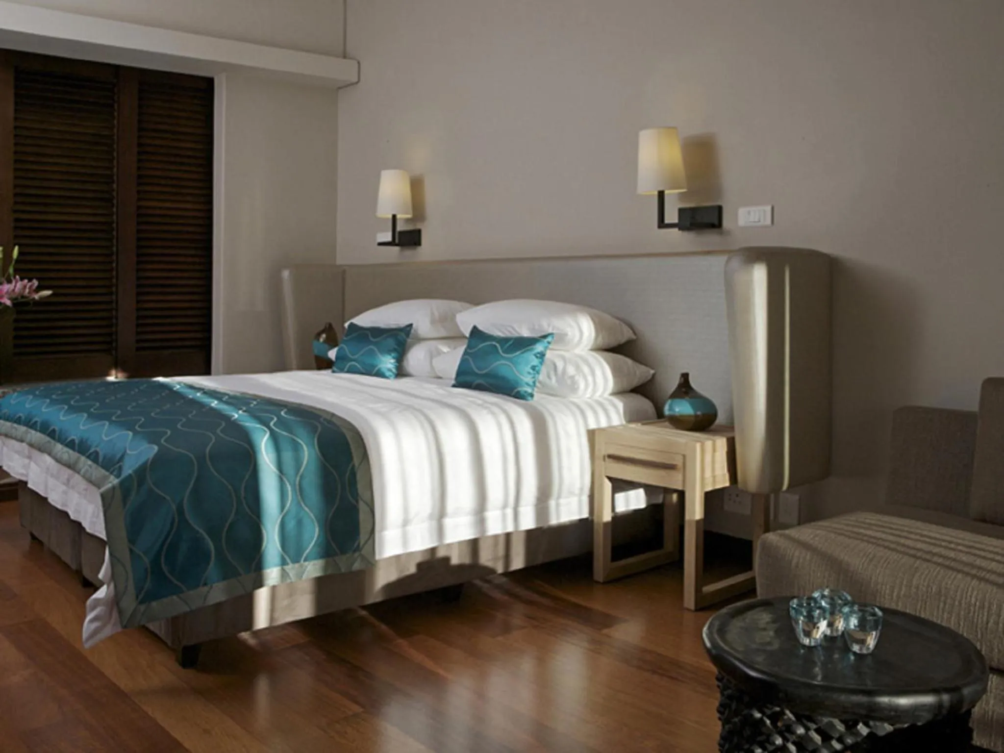 Photo of the whole room, Bed in Chapmans Peak Beach Hotel