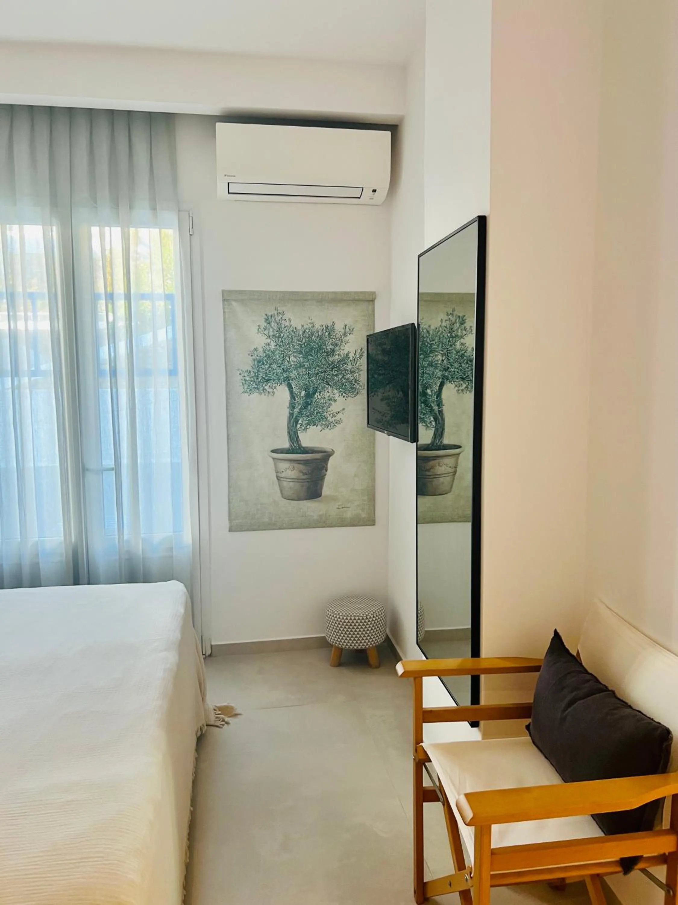 TV and multimedia, Bed in Portobello Boutique Hotel