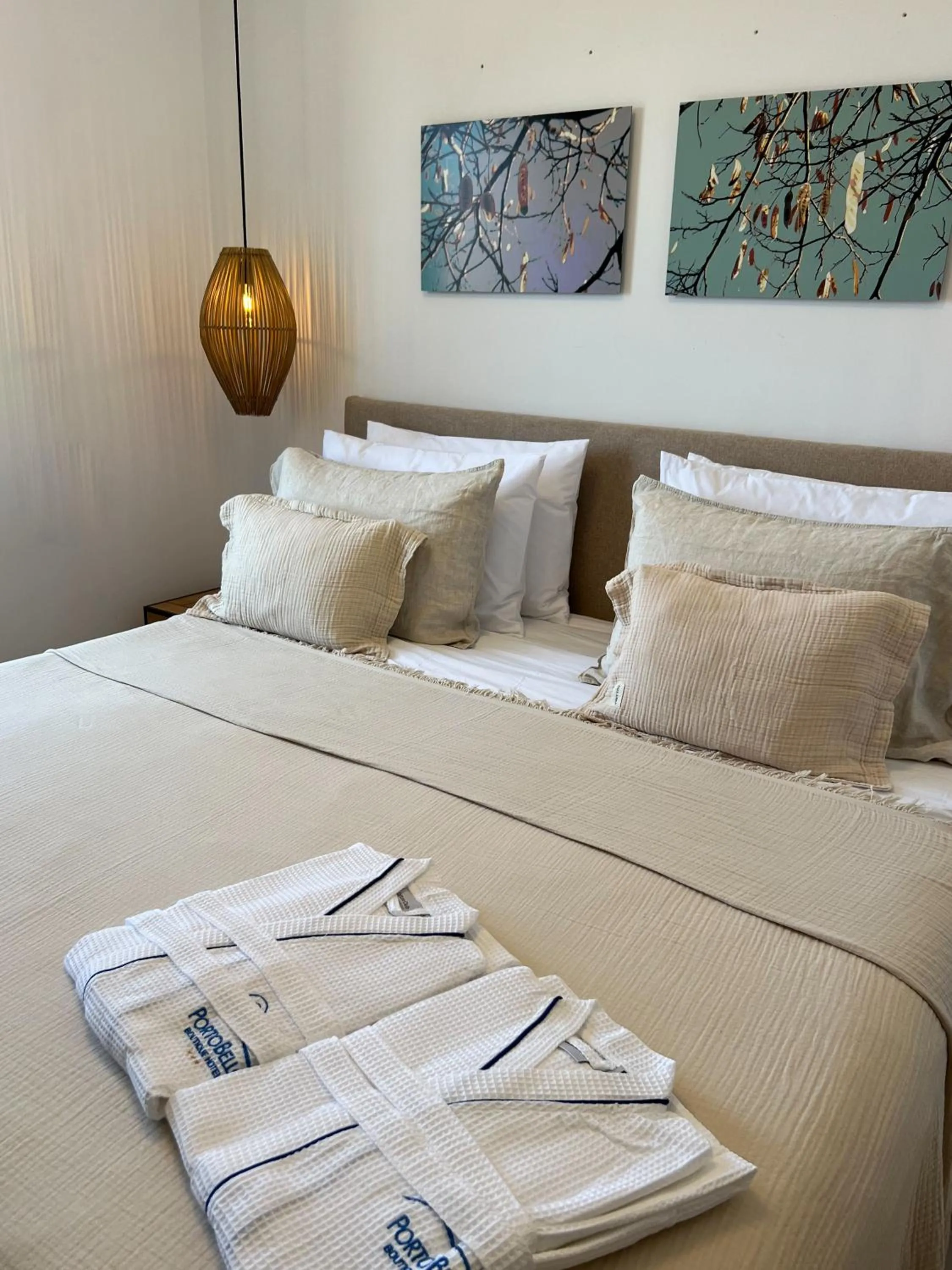 Bedroom, Bed in Portobello Boutique Hotel