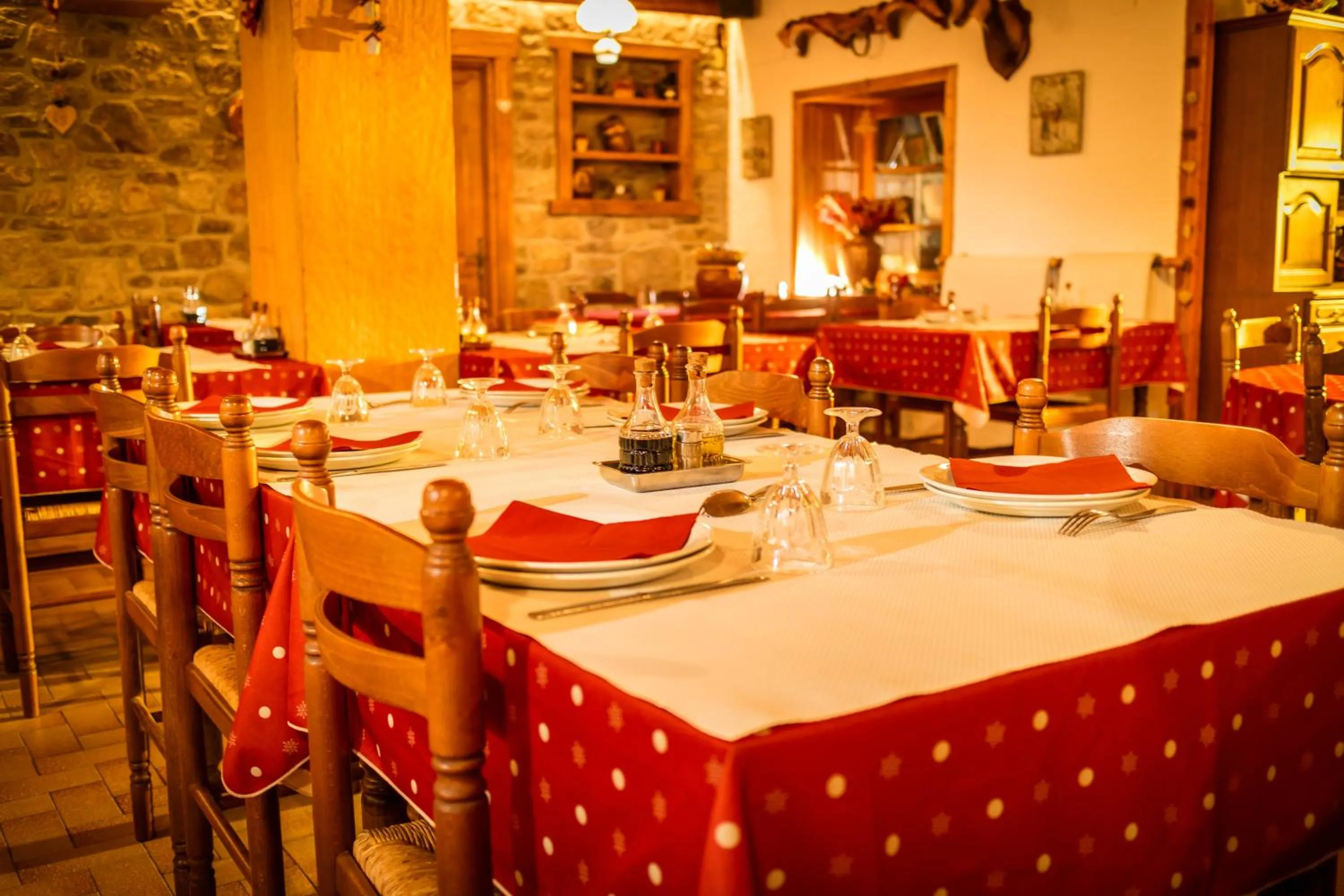 Restaurant/places to eat in Hôtel Restaurant L'ancienne Auberge