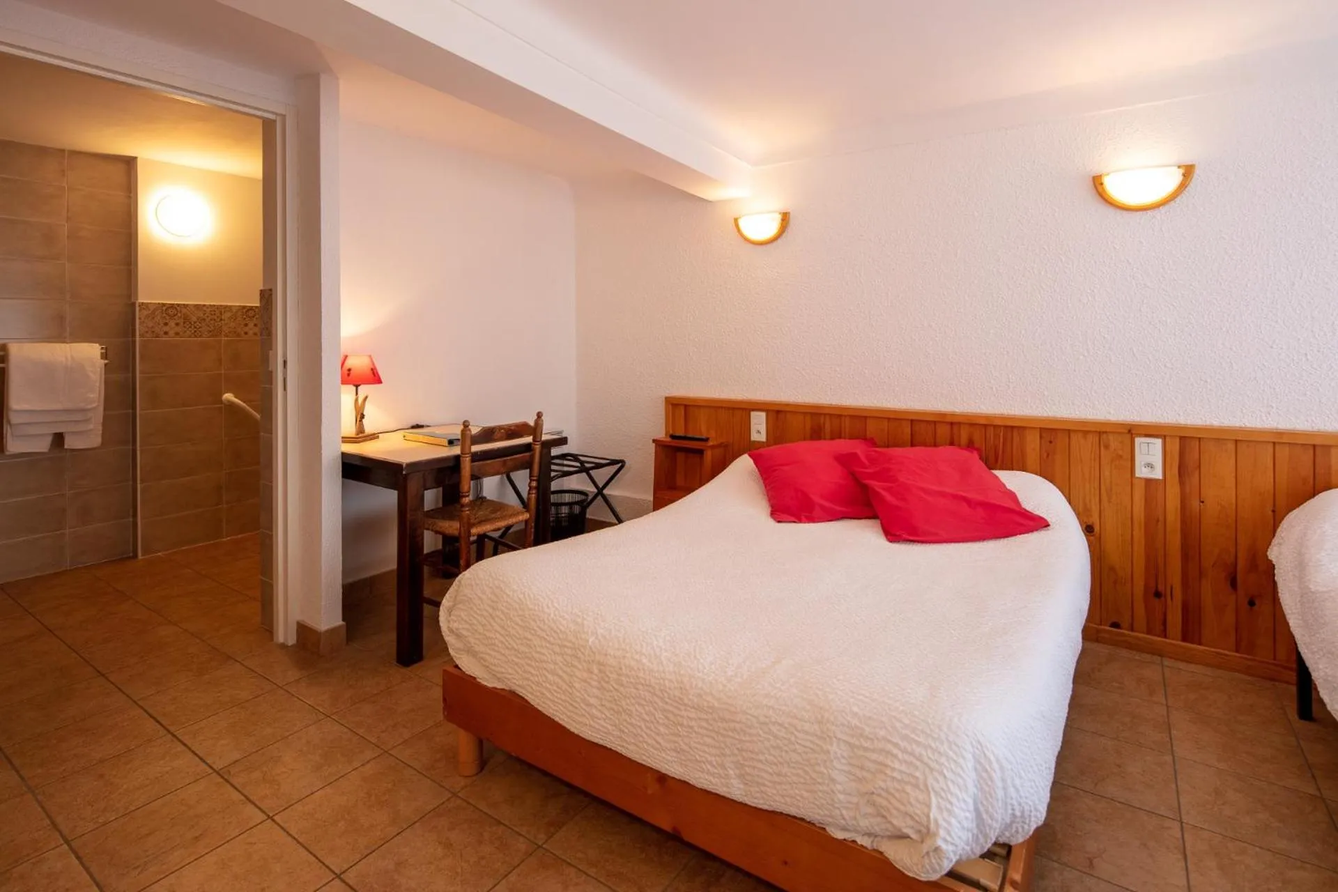 Bed in Hôtel Restaurant L'ancienne Auberge