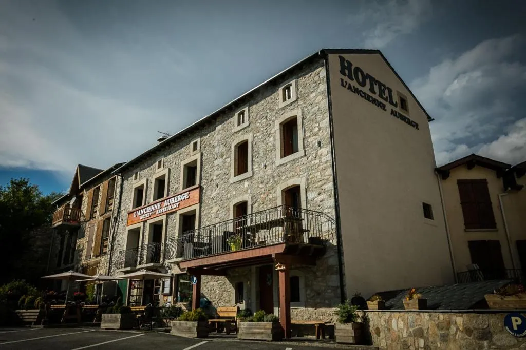 Facade/entrance in Hôtel Restaurant L'ancienne Auberge