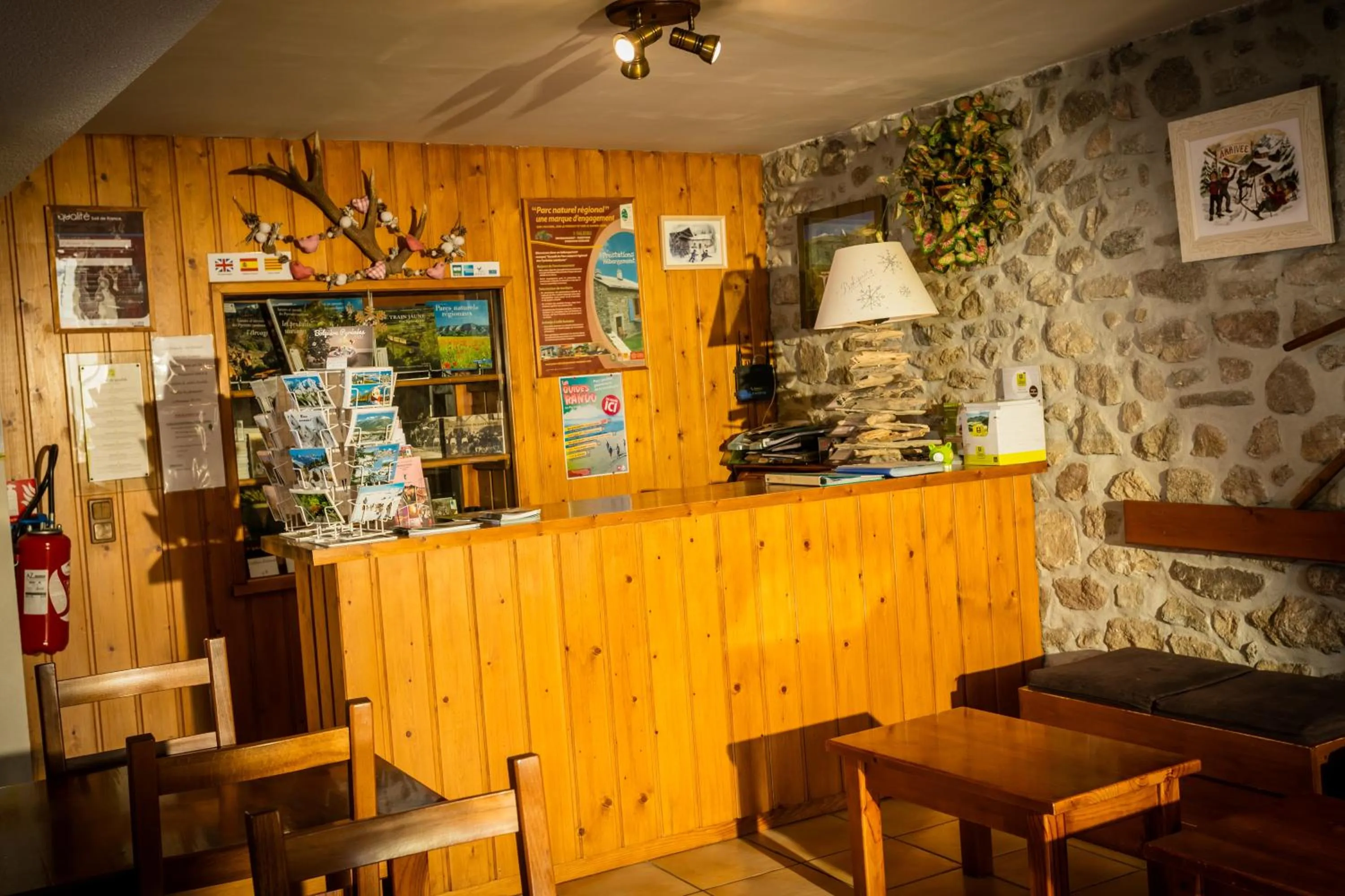 Lobby or reception in Hôtel Restaurant L'ancienne Auberge