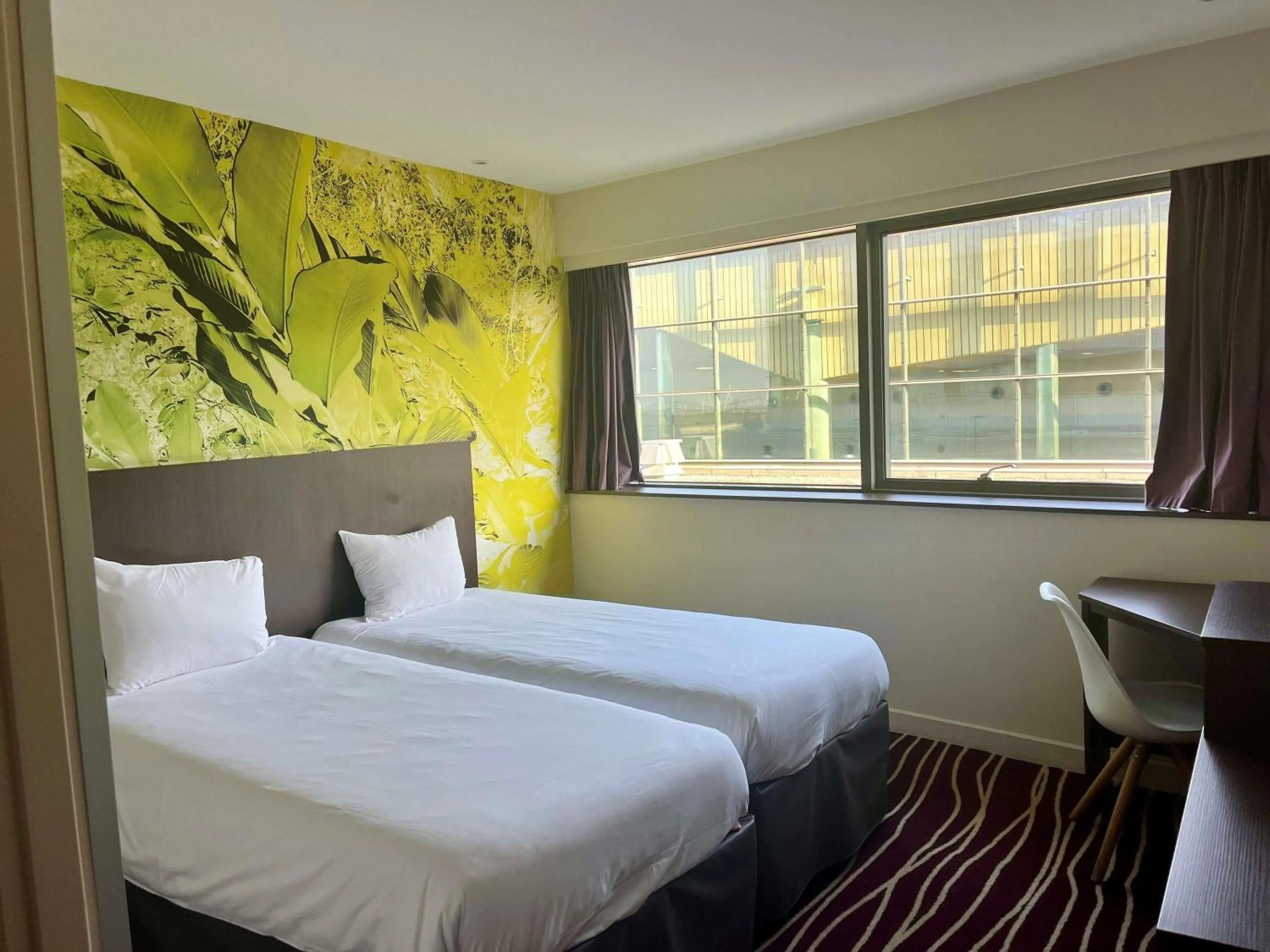 Bedroom, Bed in ibis Styles Saint Julien en Genevois Vitam