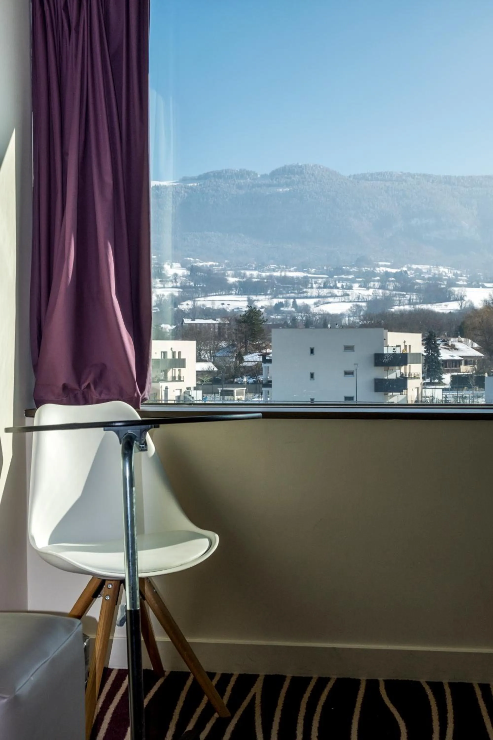 Mountain view in ibis Styles Saint Julien en Genevois Vitam