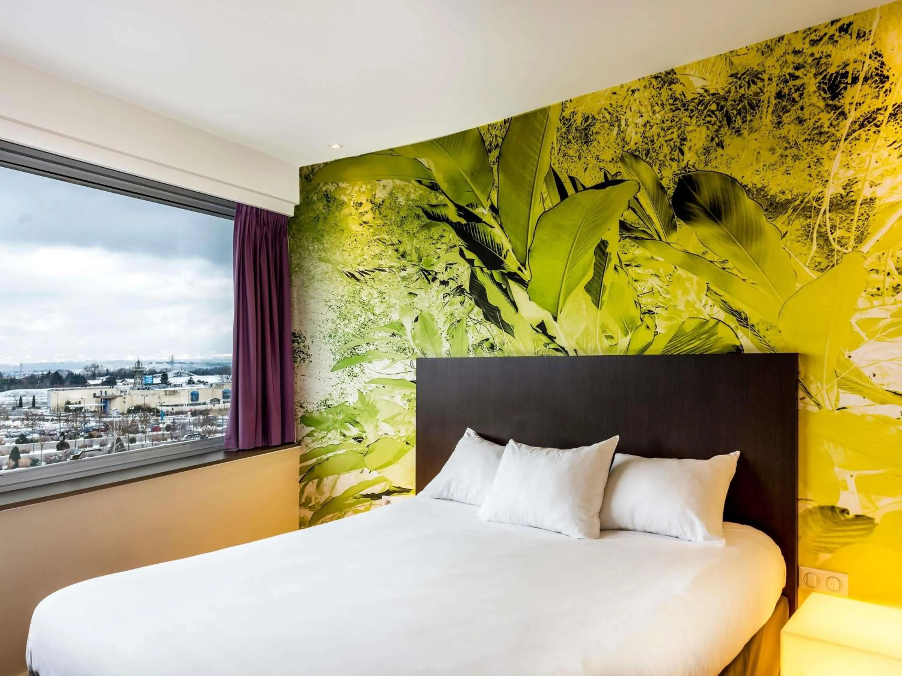 Bedroom, Bed in ibis Styles Saint Julien en Genevois Vitam