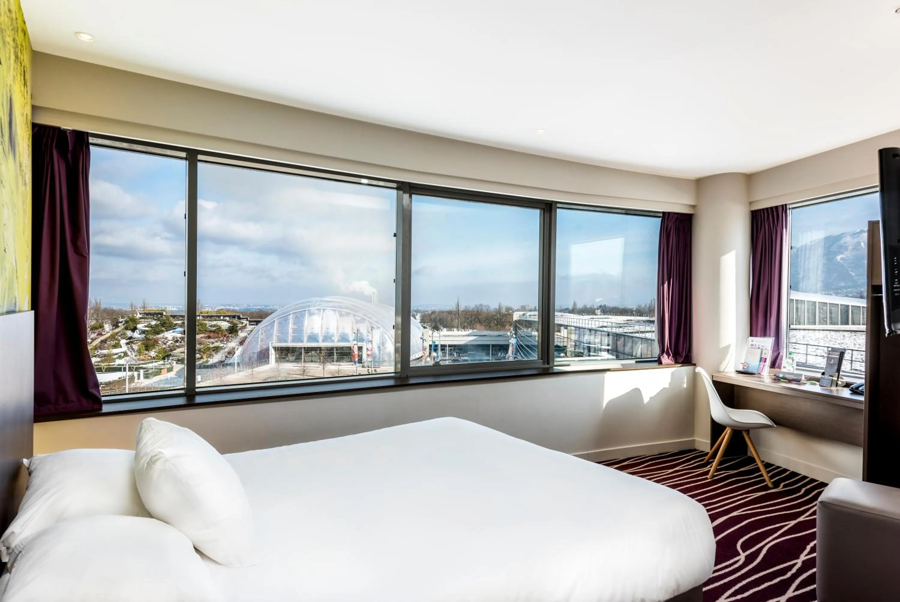 Bedroom, Bed in ibis Styles Saint Julien en Genevois Vitam