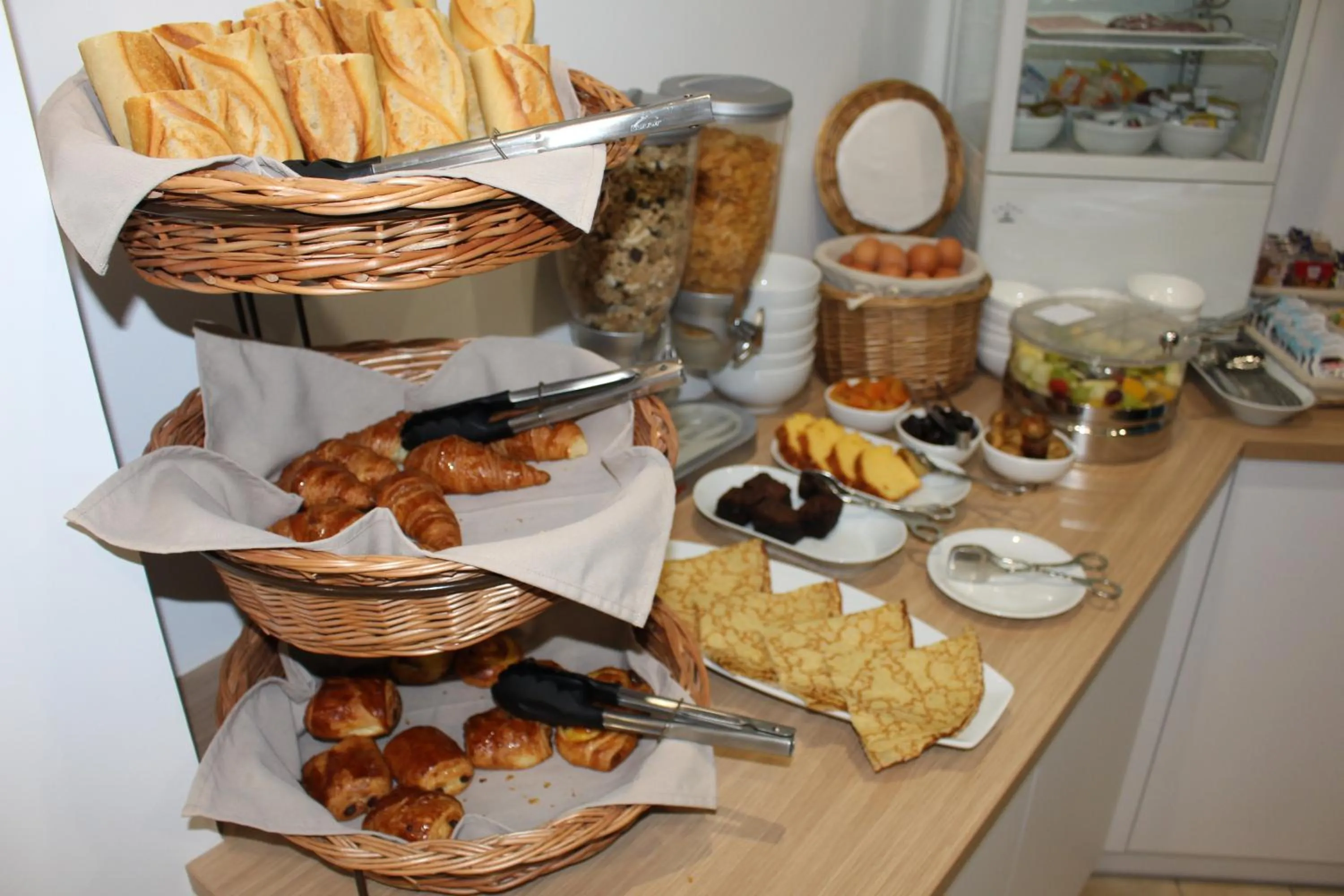 Buffet breakfast in Hotel De Paris