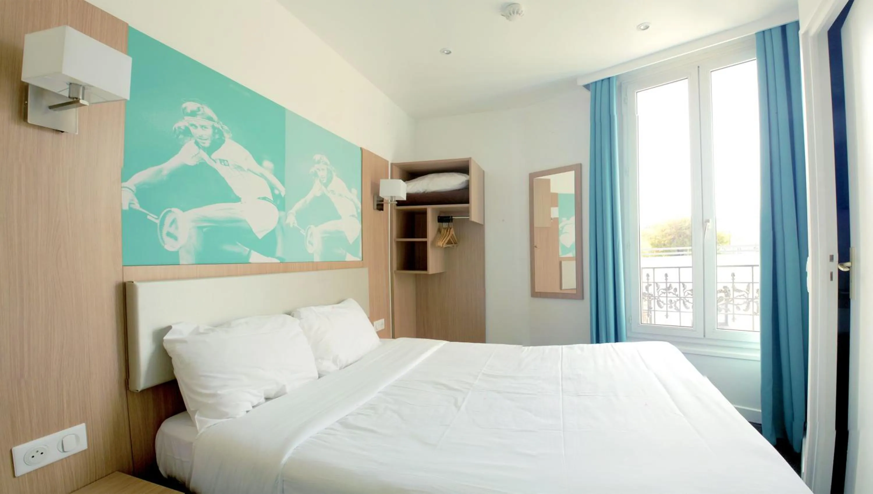 Bed in Hotel De Paris