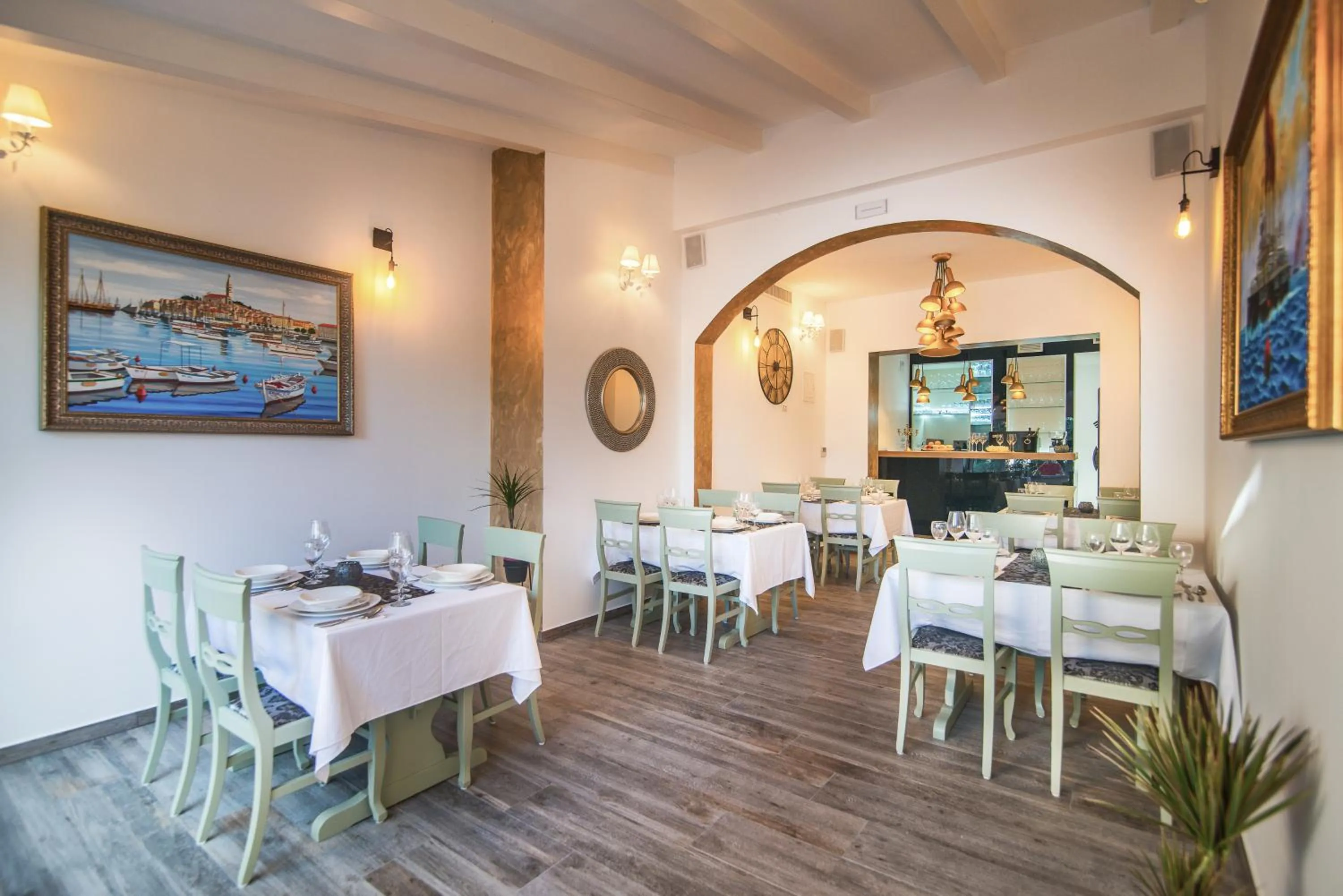 Restaurant/places to eat in Hotel Boutique Natka