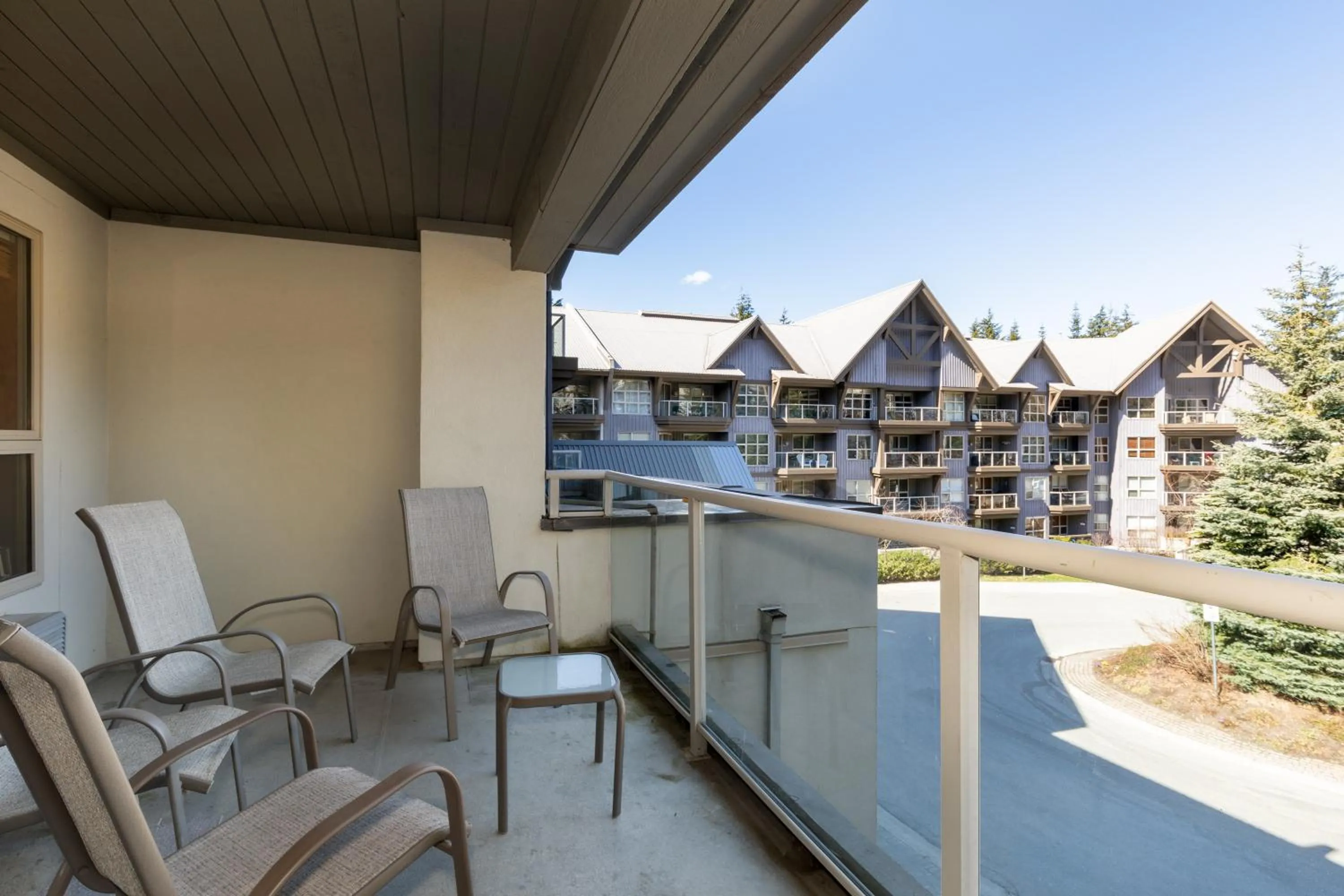 Balcony/Terrace in The Aspens by Whiski Jack