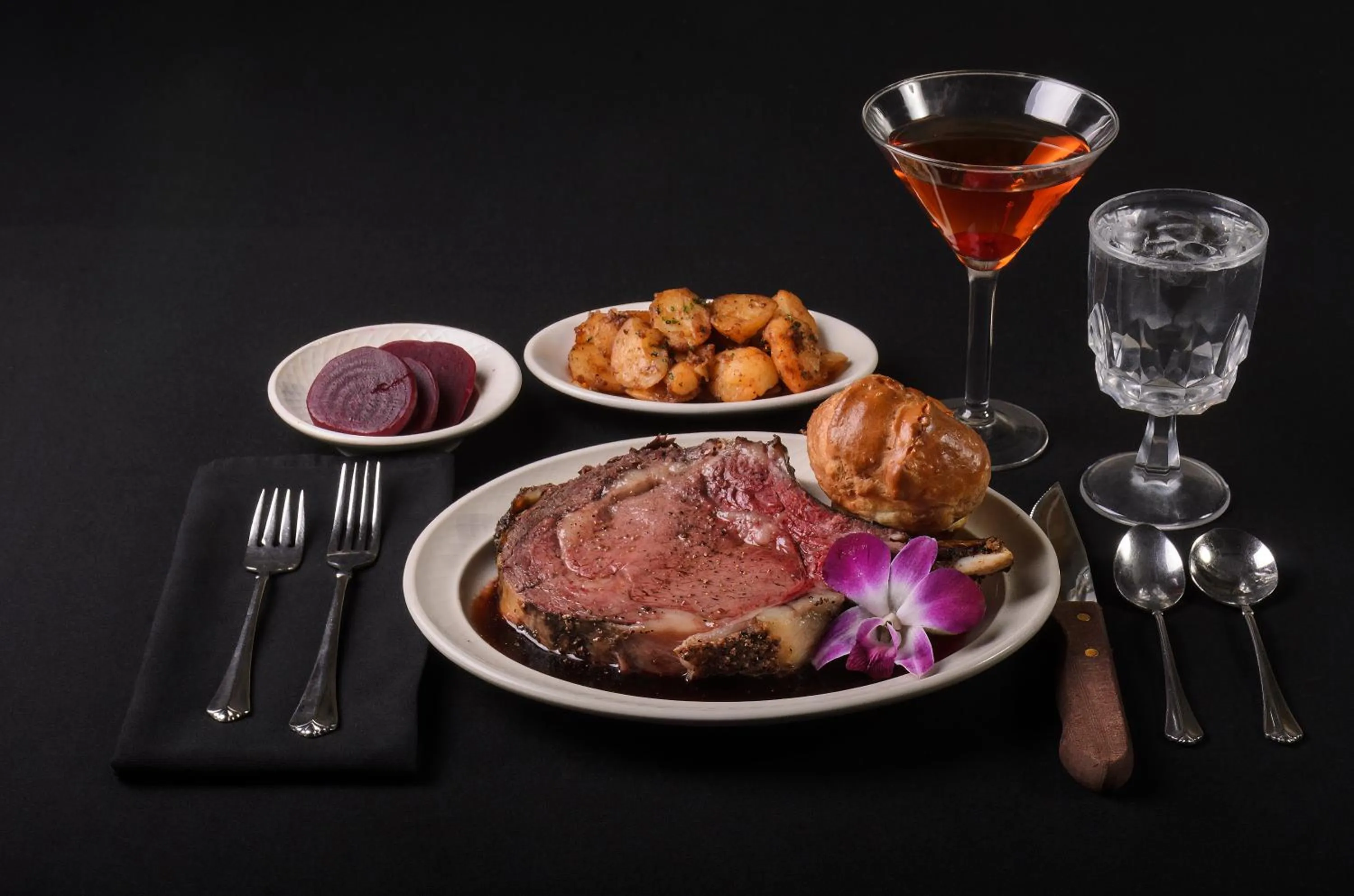 Food and drinks in Town & Country Inn & Resort