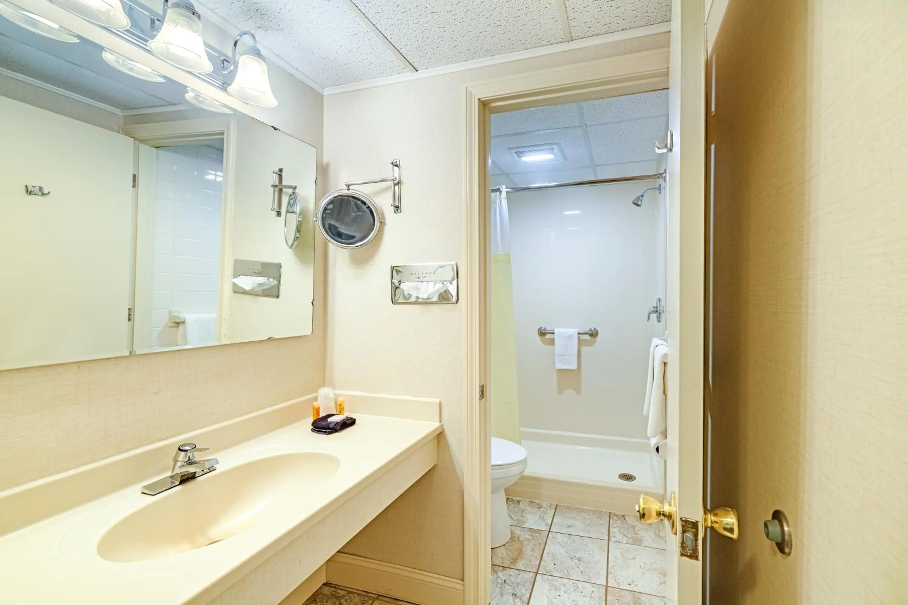 Town & Country Inn & Resort