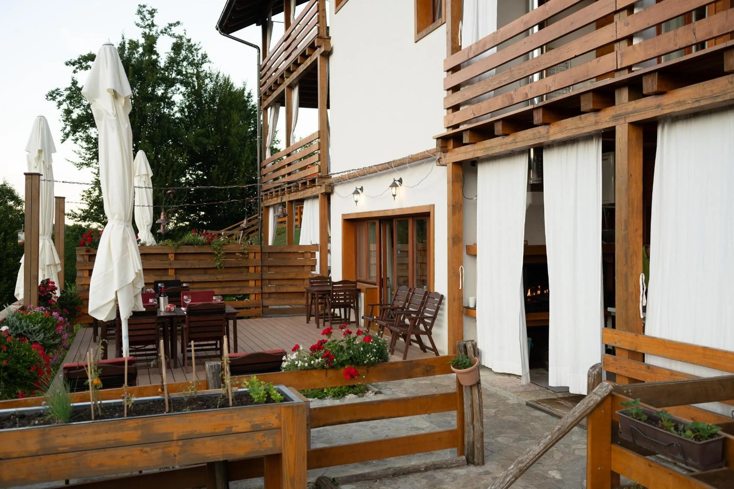 Garden view in B&B Apartments Burić Plitvice Lakes