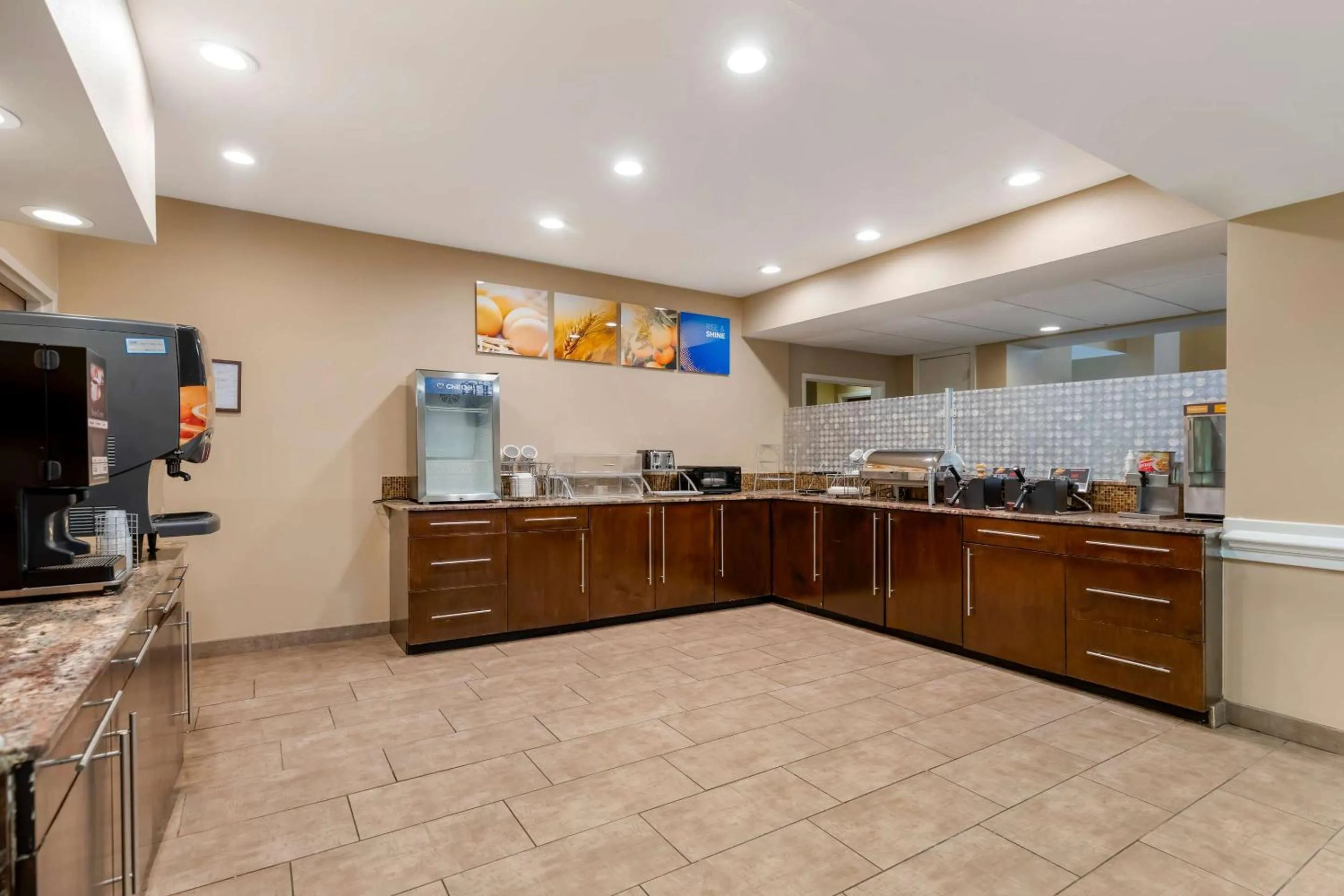 Breakfast in Comfort Suites Port Allen - Baton Rouge