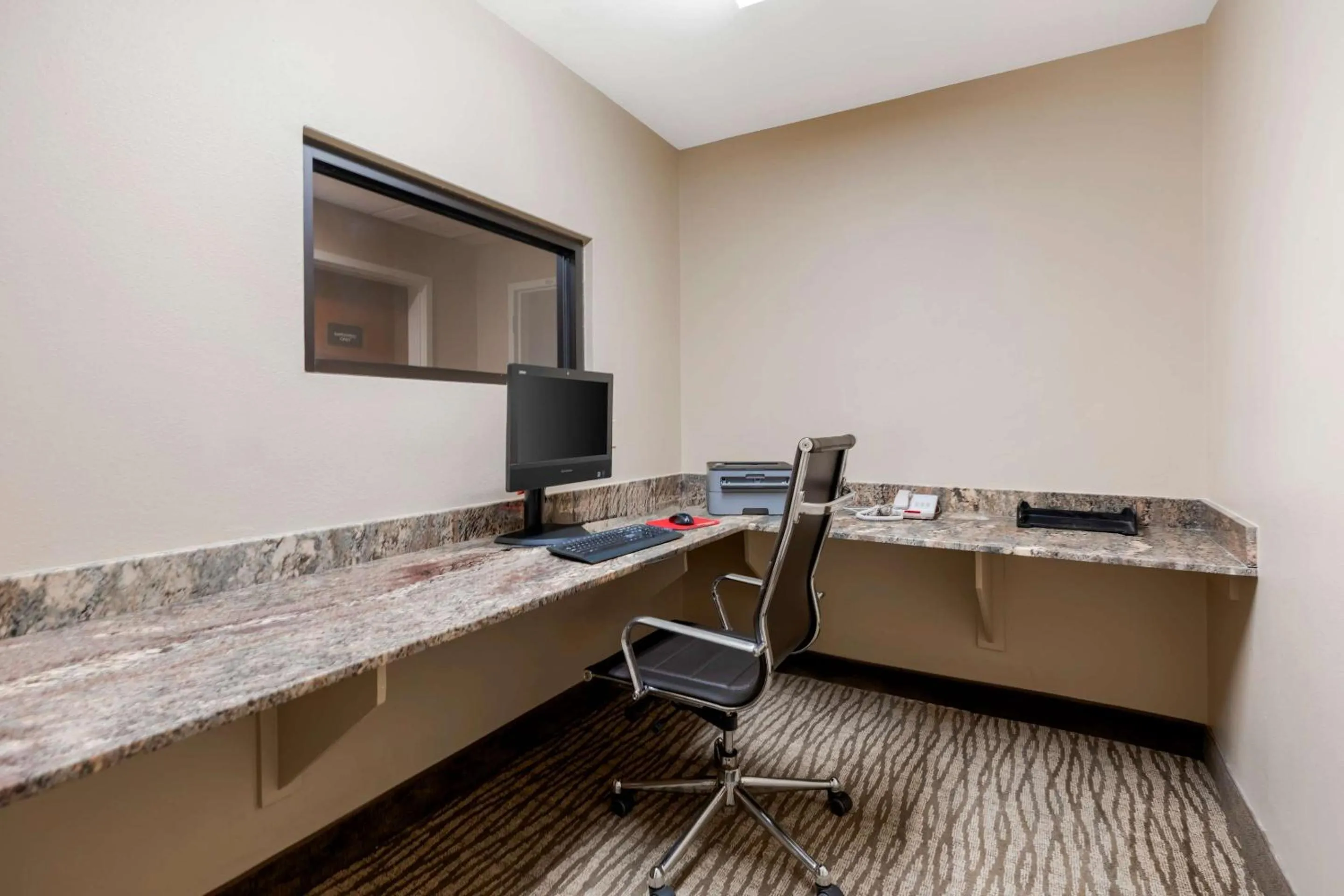 Business facilities in Comfort Suites Port Allen - Baton Rouge