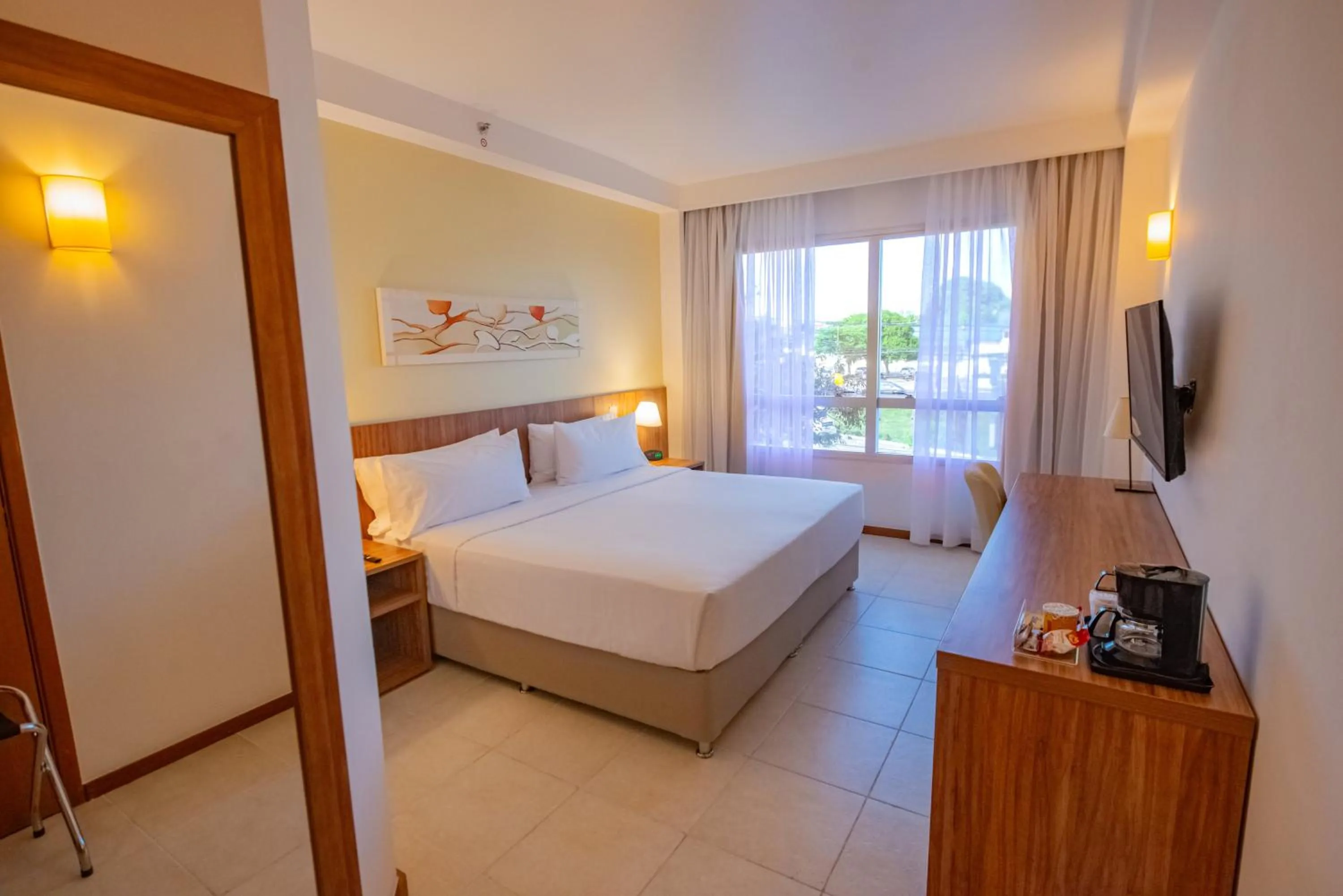 Photo of the whole room, Bed in Holiday Inn Manaus by IHG