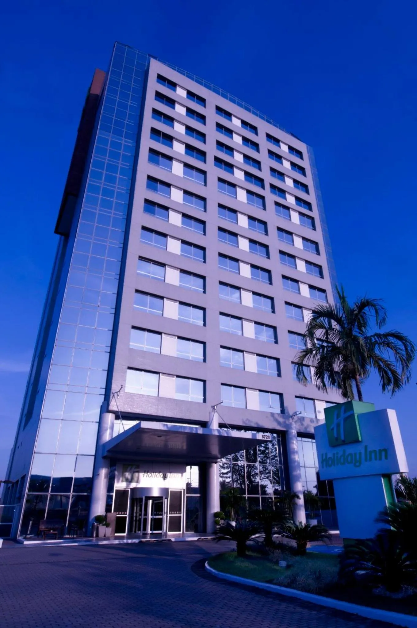 Property building in Holiday Inn Manaus by IHG