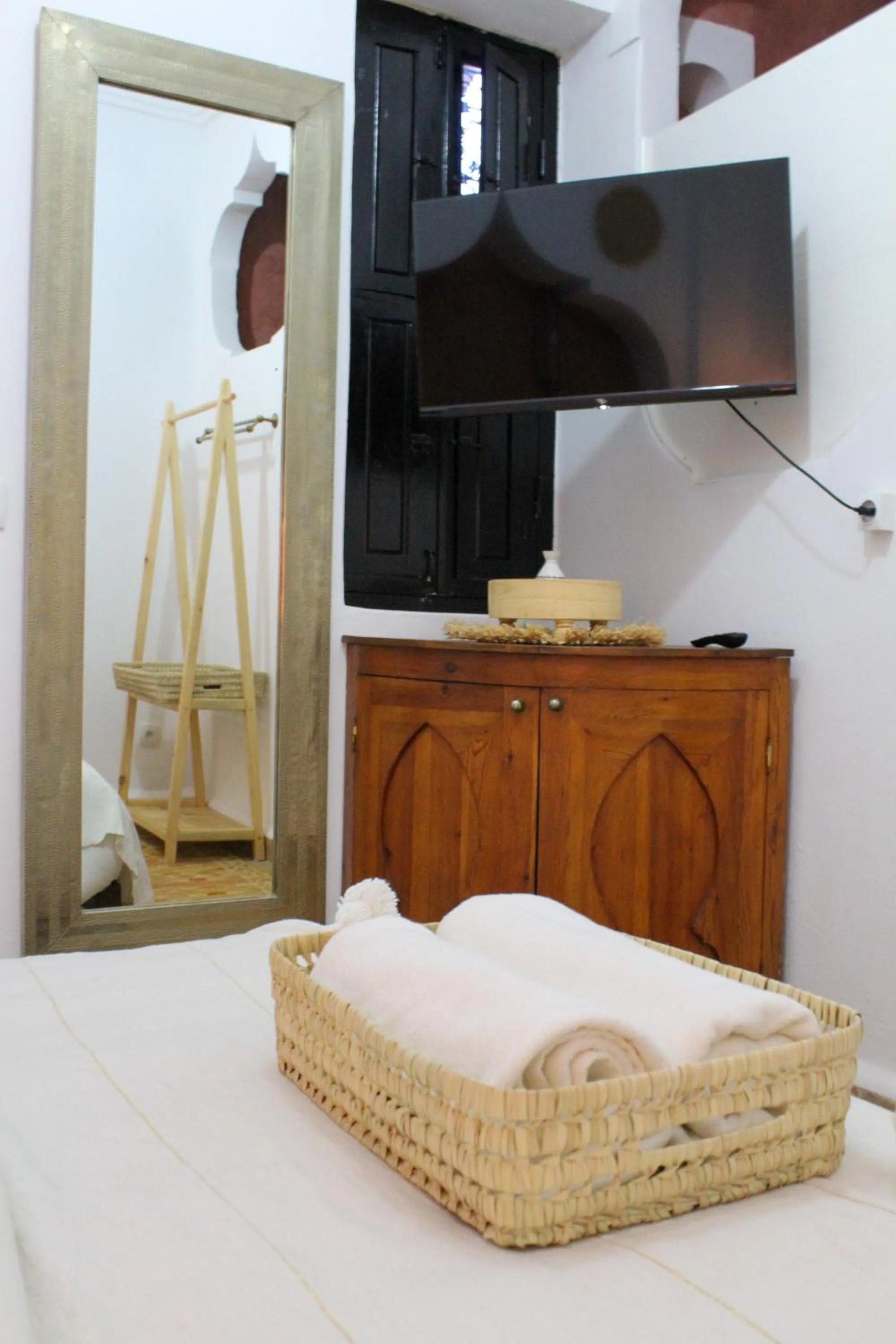 Photo of the whole room, Bed in Riad Amra