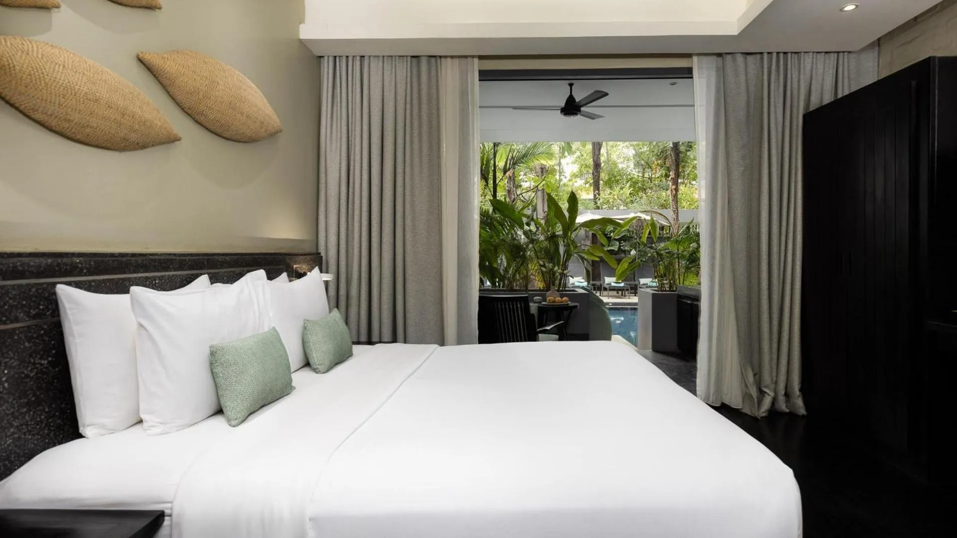 Balcony/Terrace, Bed in Anjali by Syphon