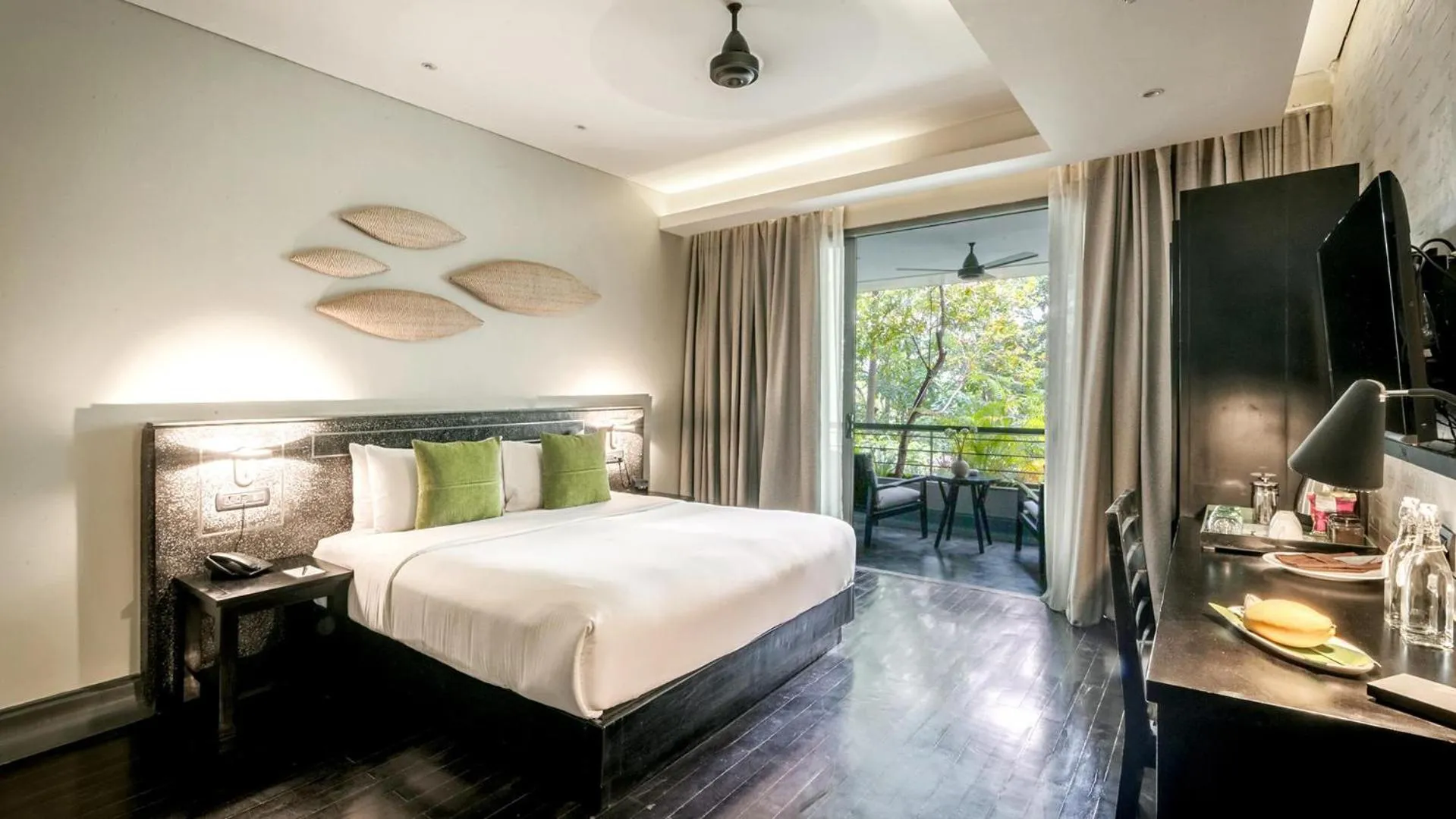 Photo of the whole room, Bed in Anjali by Syphon