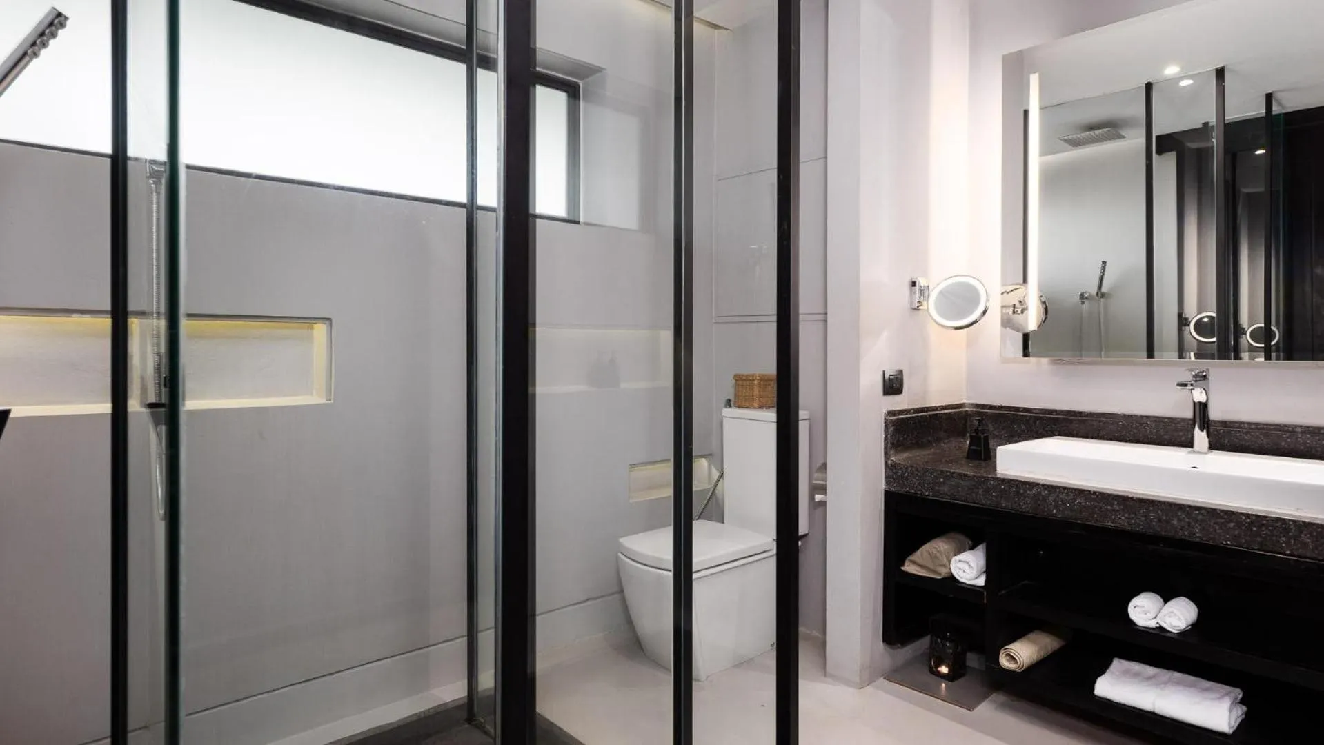 Toilet in Anjali by Syphon