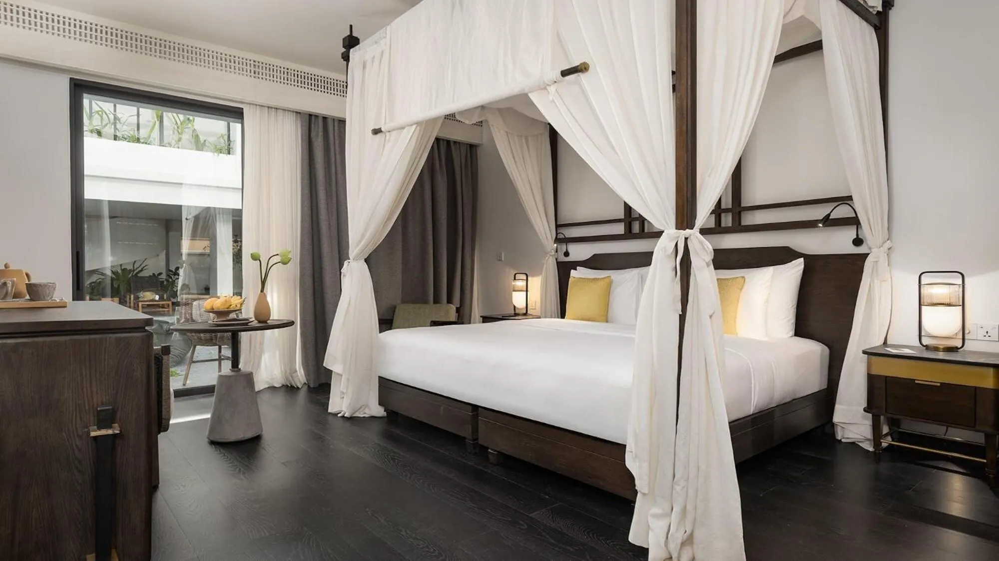 Photo of the whole room, Bed in Anjali by Syphon