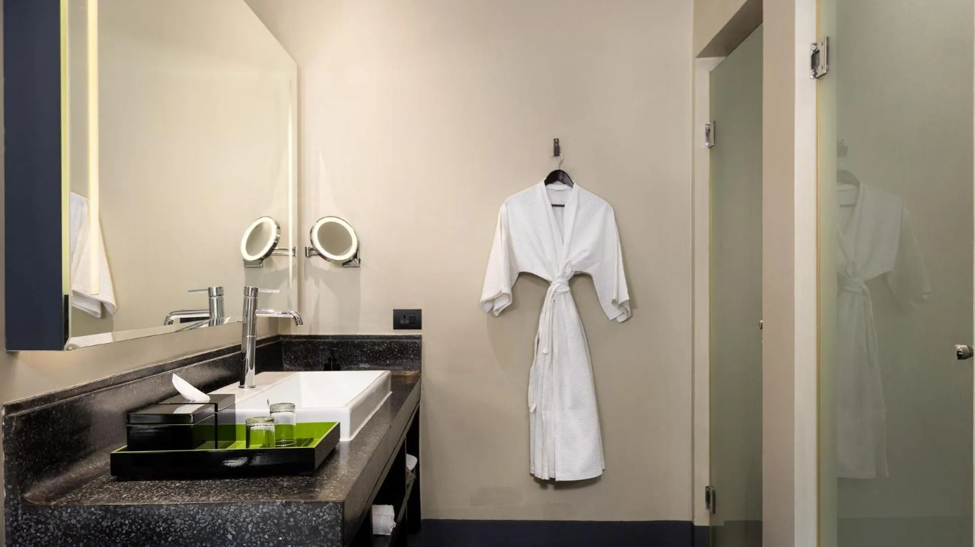 Bedroom in Anjali by Syphon