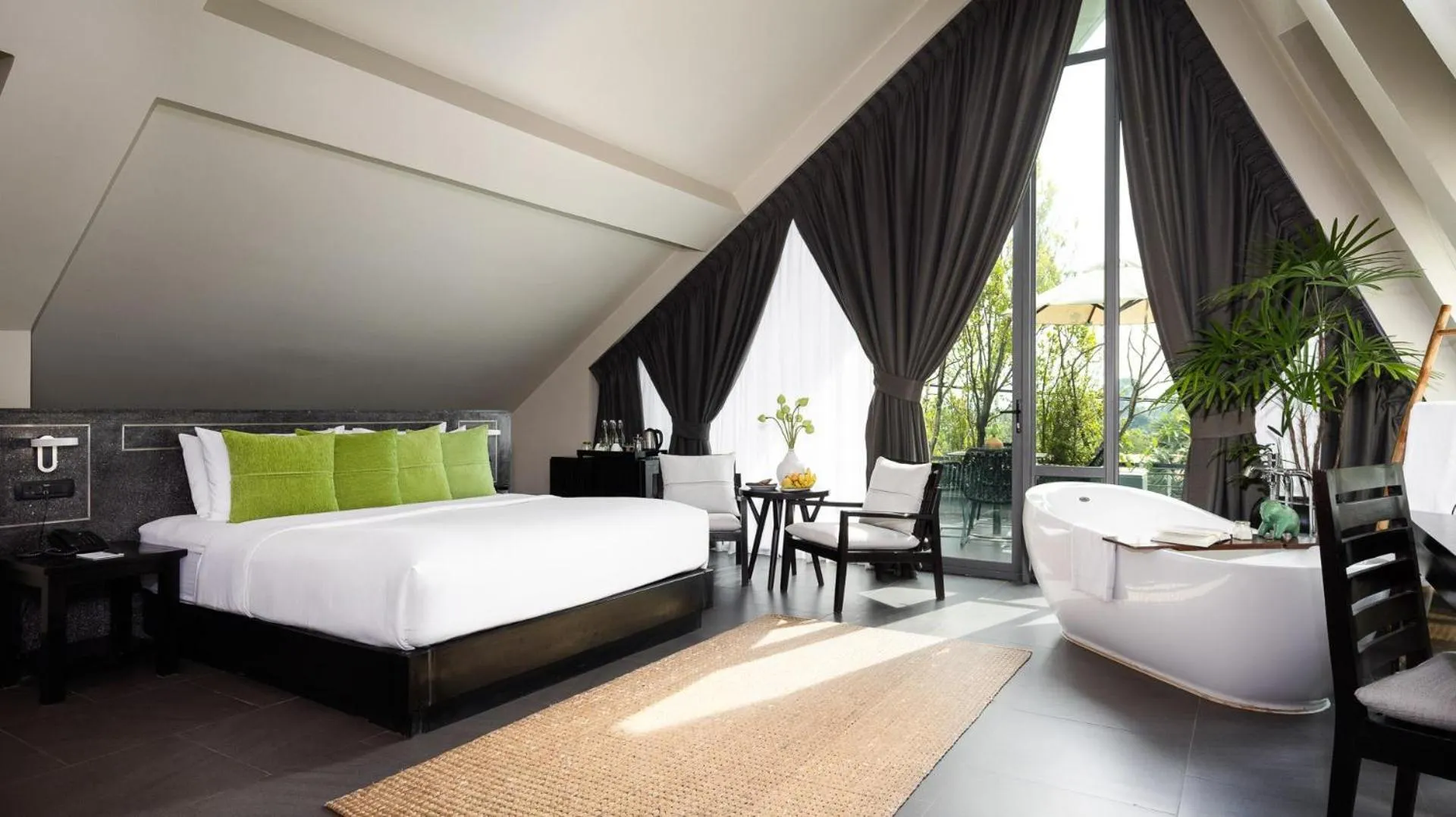 Photo of the whole room, Bed in Anjali by Syphon