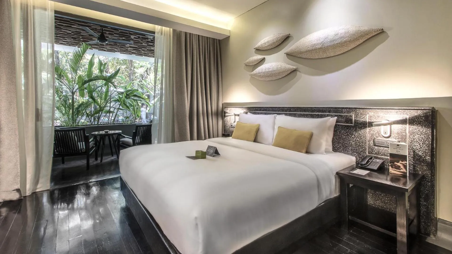 Photo of the whole room, Bed in Anjali by Syphon