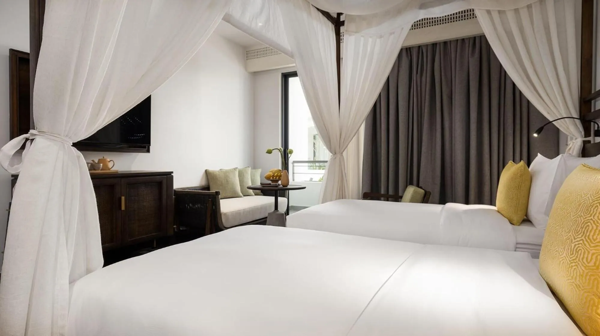 Photo of the whole room, Bed in Anjali by Syphon