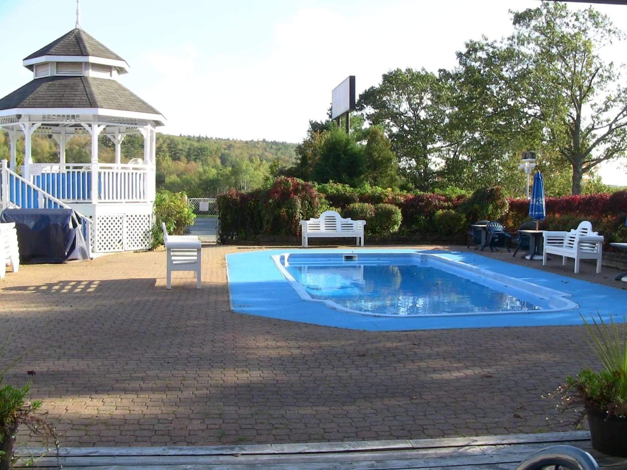 Day in Inn on the Lake