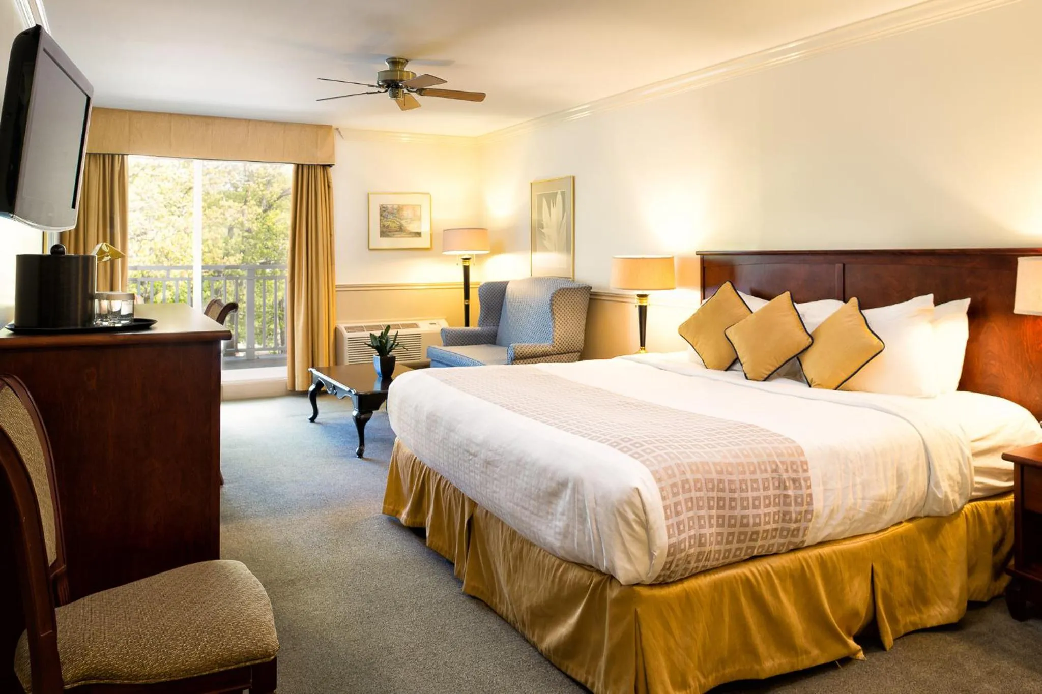 Bed in Inn on the Lake