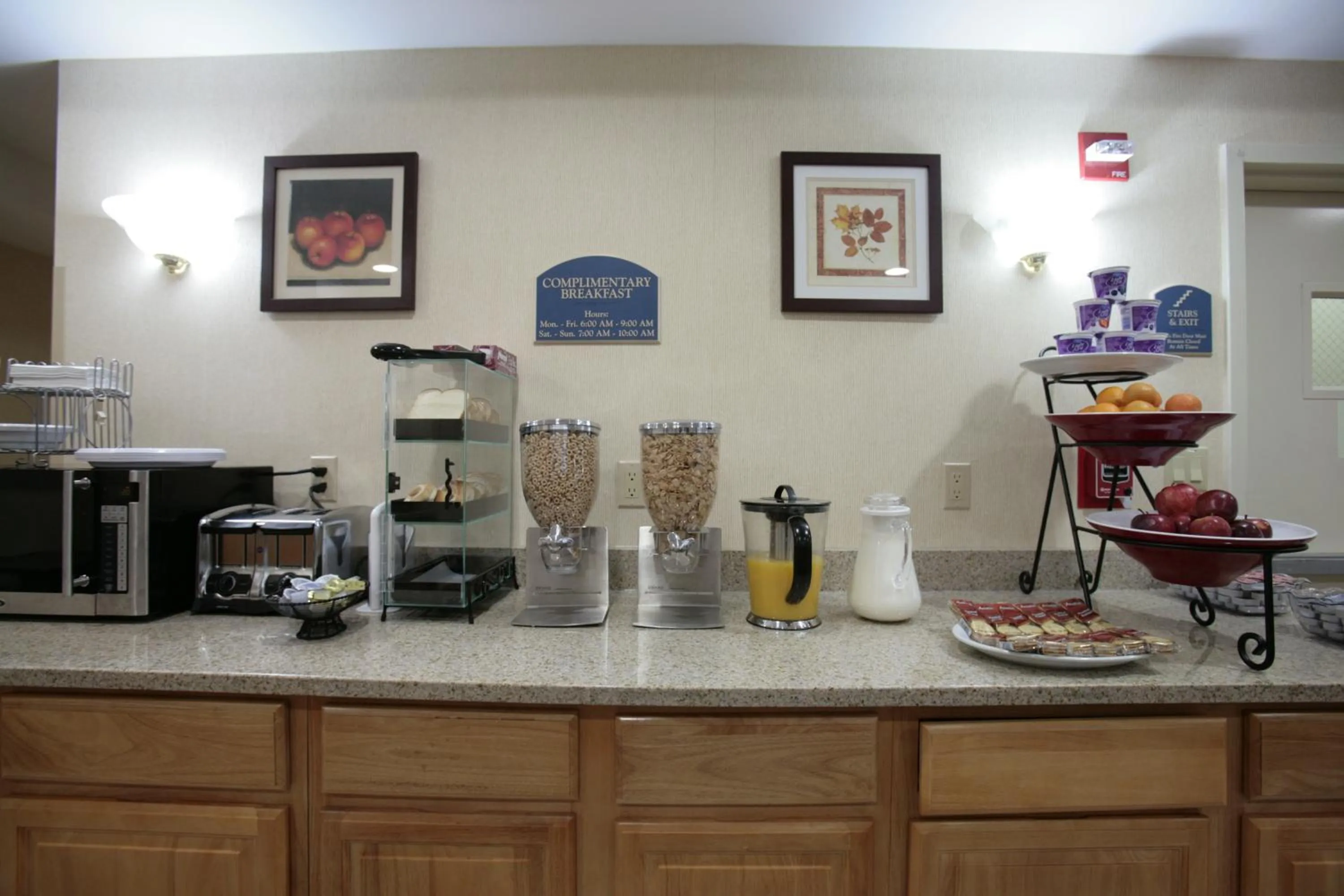 Restaurant/places to eat in Corona Hotel New York - LaGuardia Airport