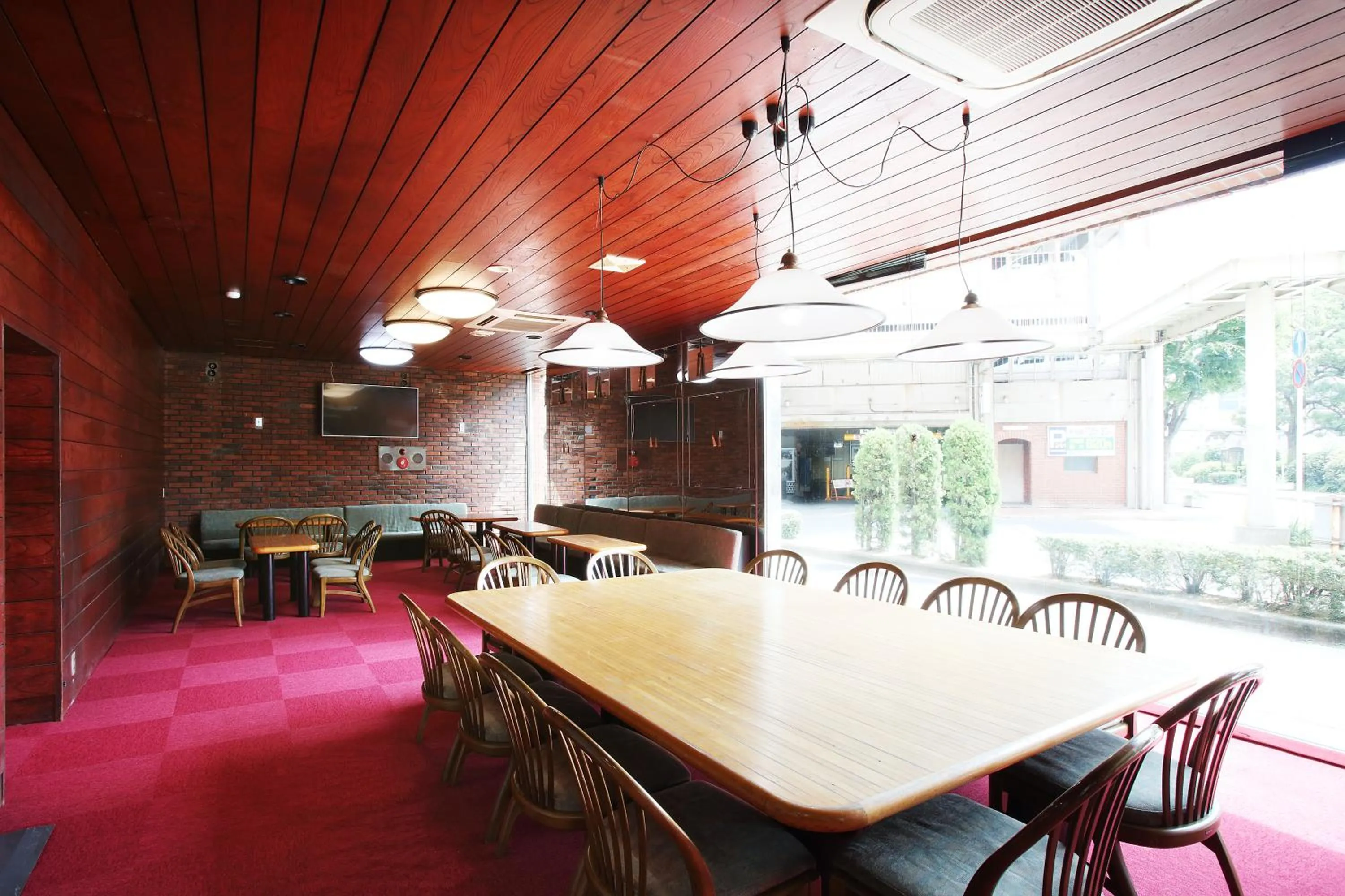 Communal lounge/ TV room in Kurashiki Global Hotel