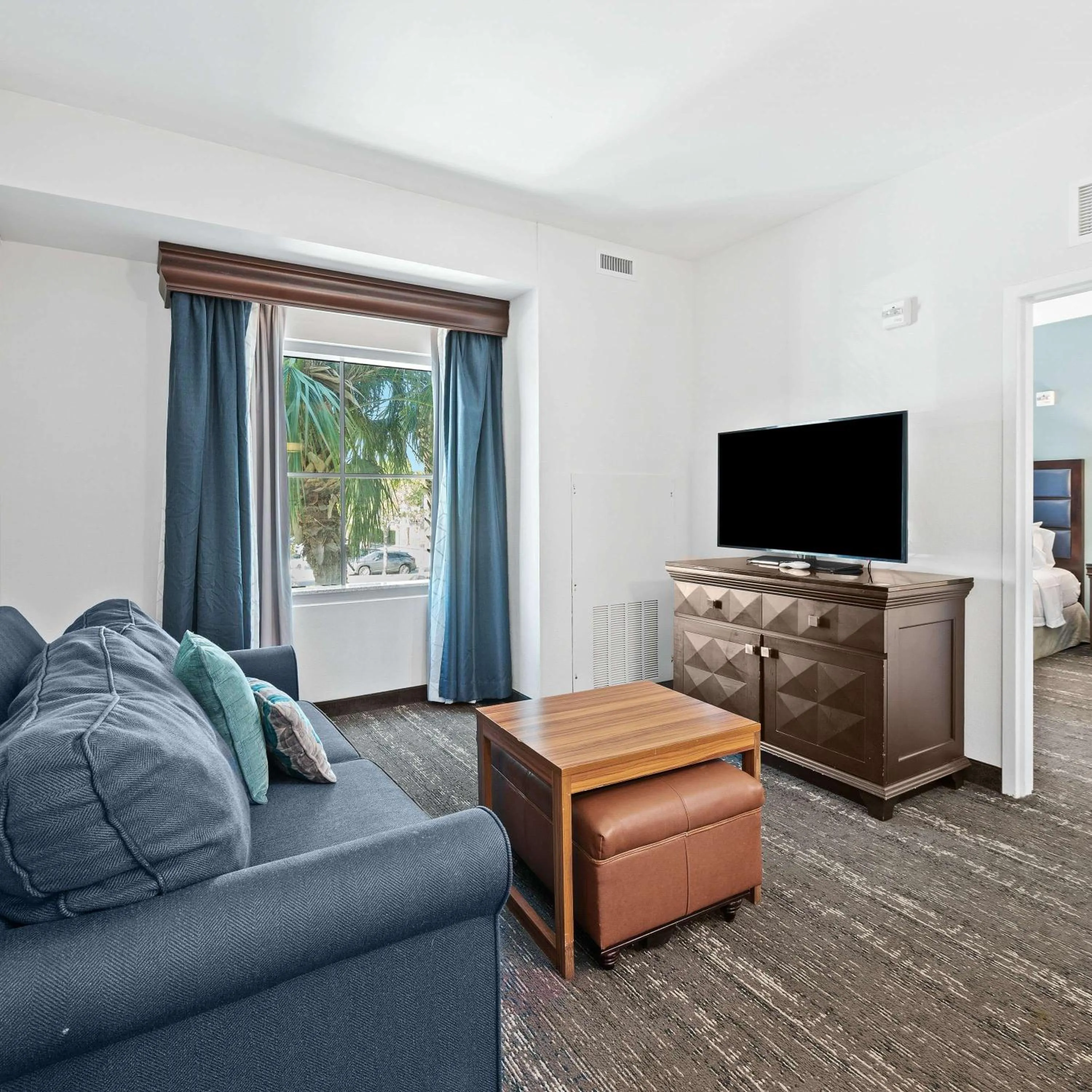 Living room in Homewood Suites by Hilton Fort Lauderdale Airport-Cruise Port