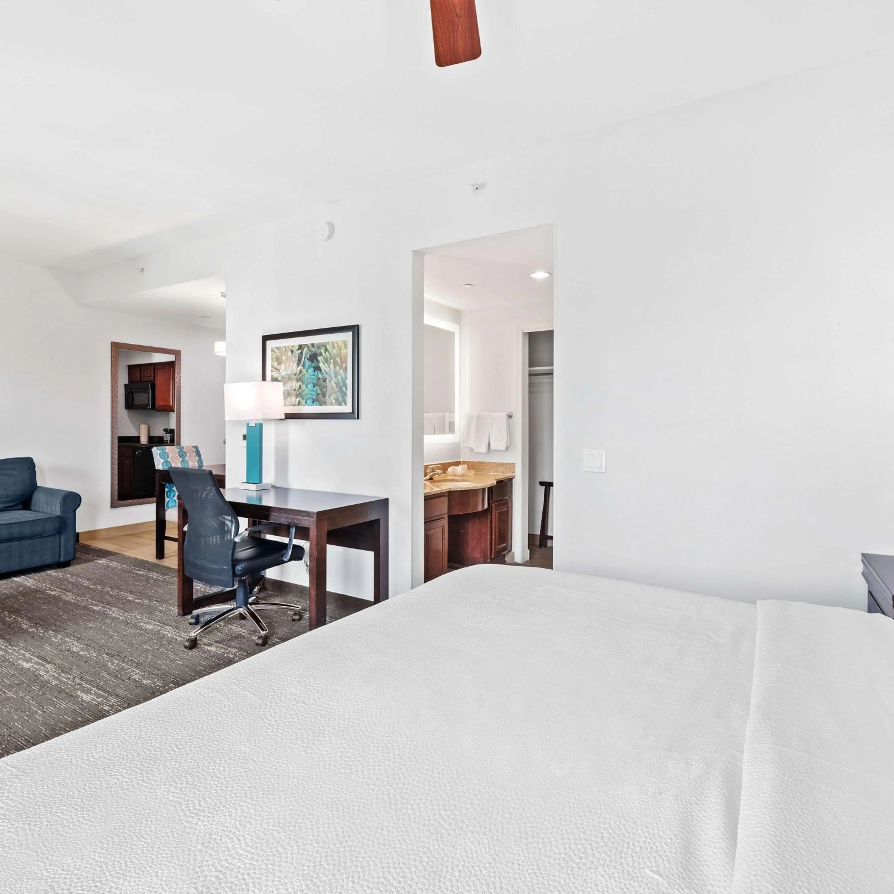 Bedroom, Bed in Homewood Suites by Hilton Fort Lauderdale Airport-Cruise Port