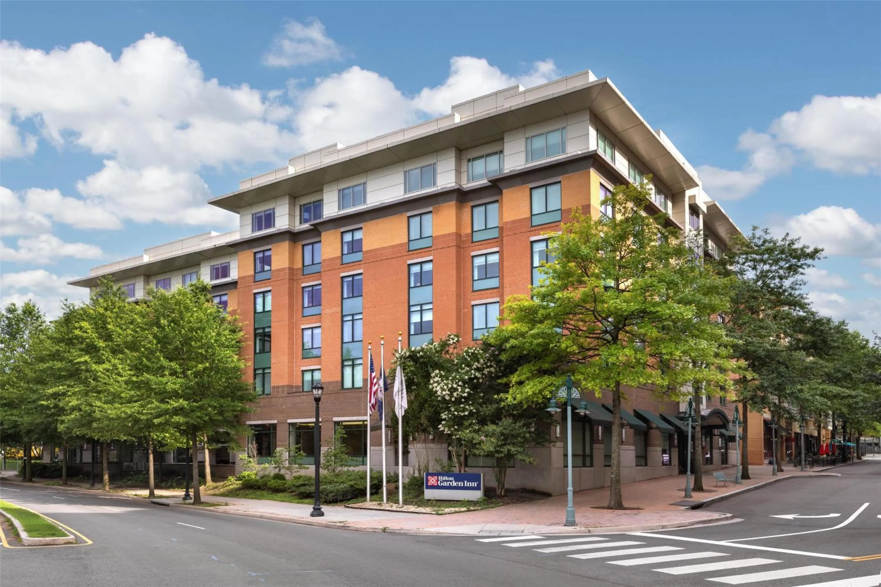Property building in Hilton Garden Inn Shirlington