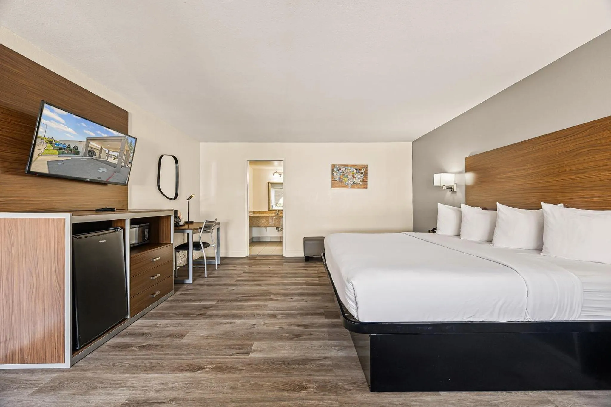 Bedroom, Bed in Heritage Inn Express Roseville