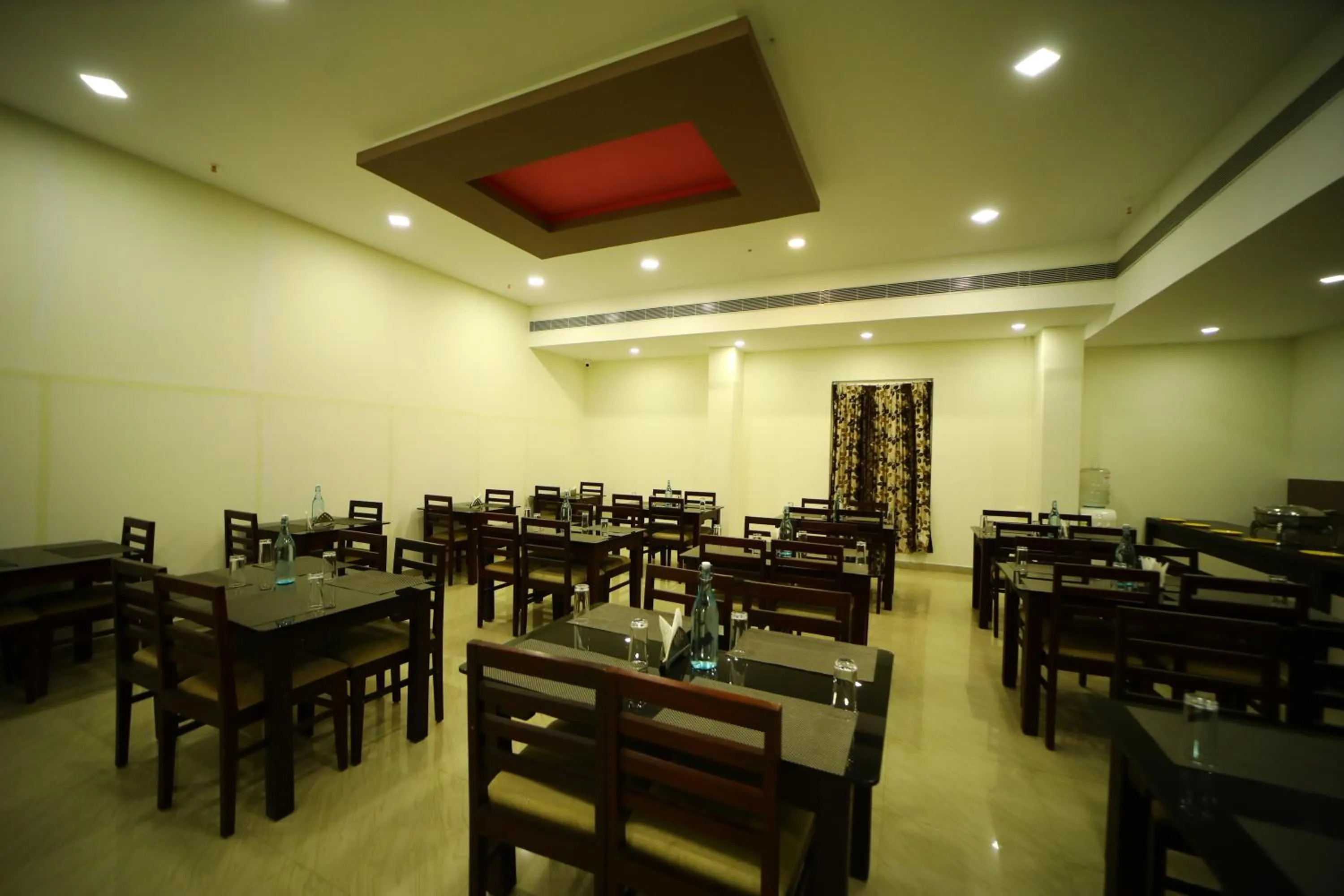 Restaurant/places to eat in Rio Grande Residency