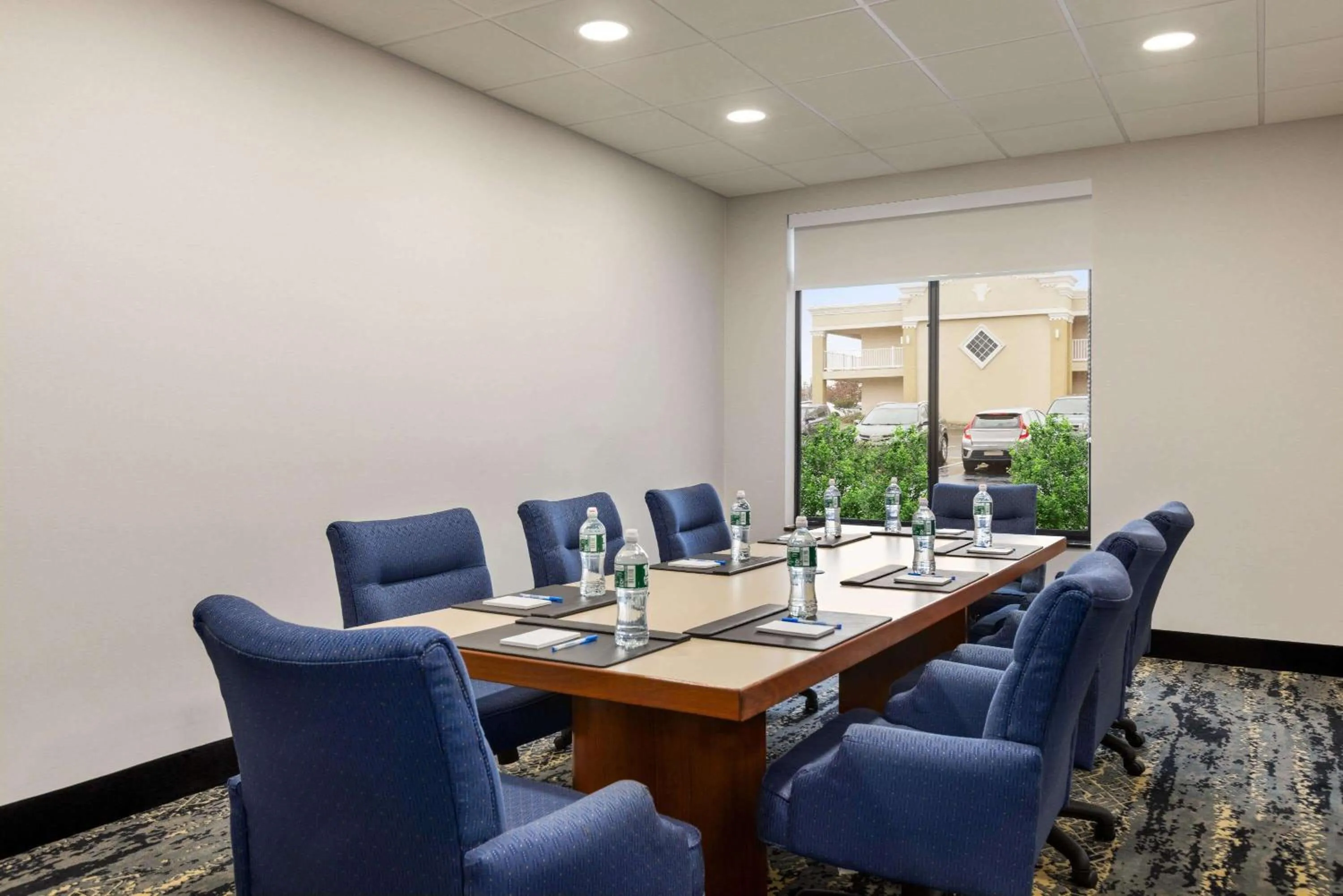 Meeting/conference room in La Quinta by Wyndham Mt. Laurel - Philadelphia