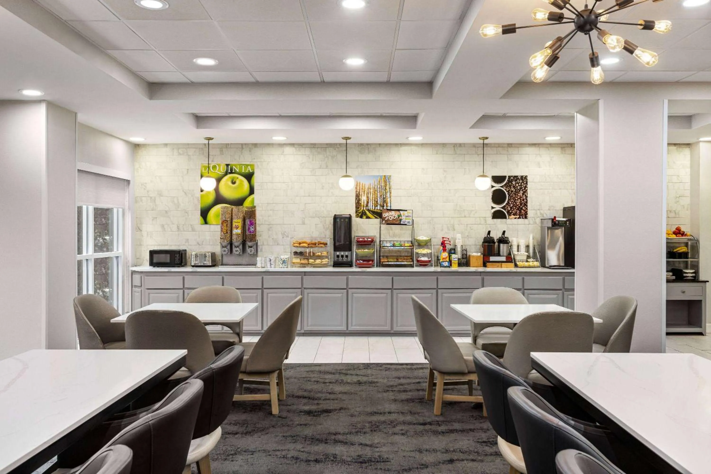 Breakfast in La Quinta by Wyndham Mt. Laurel - Philadelphia