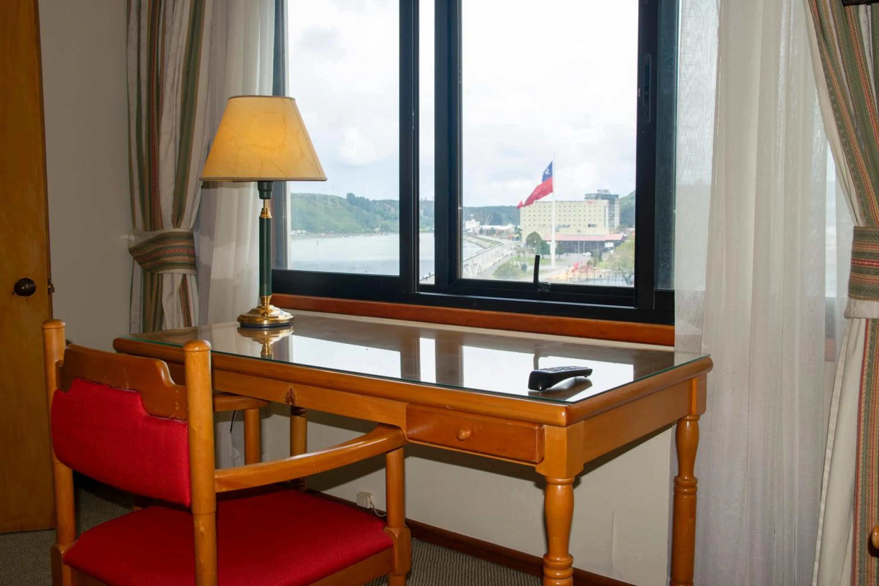 Seating area in abba Presidente Suites Puerto Montt