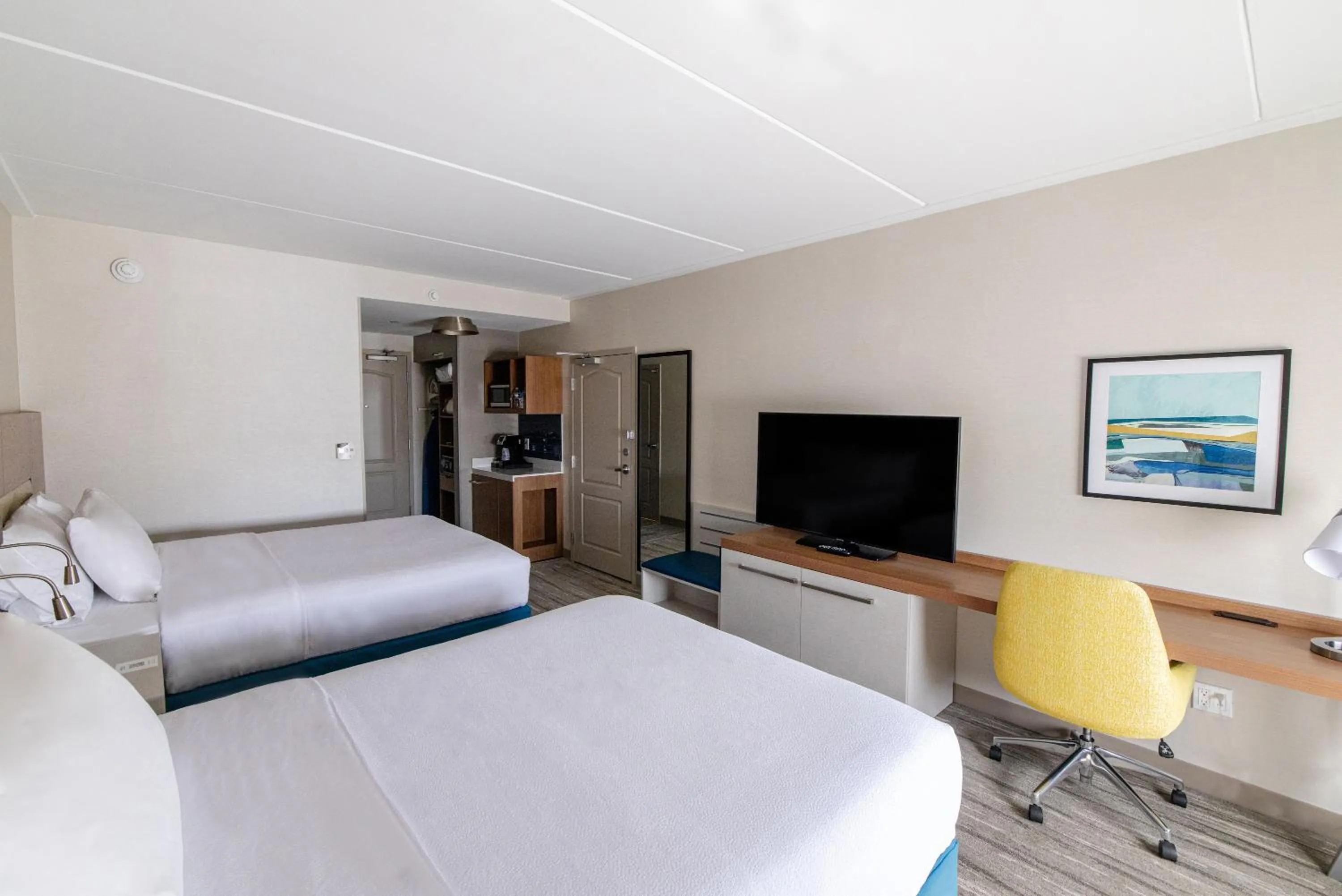 Bed in Hilton Garden Inn Lakewood