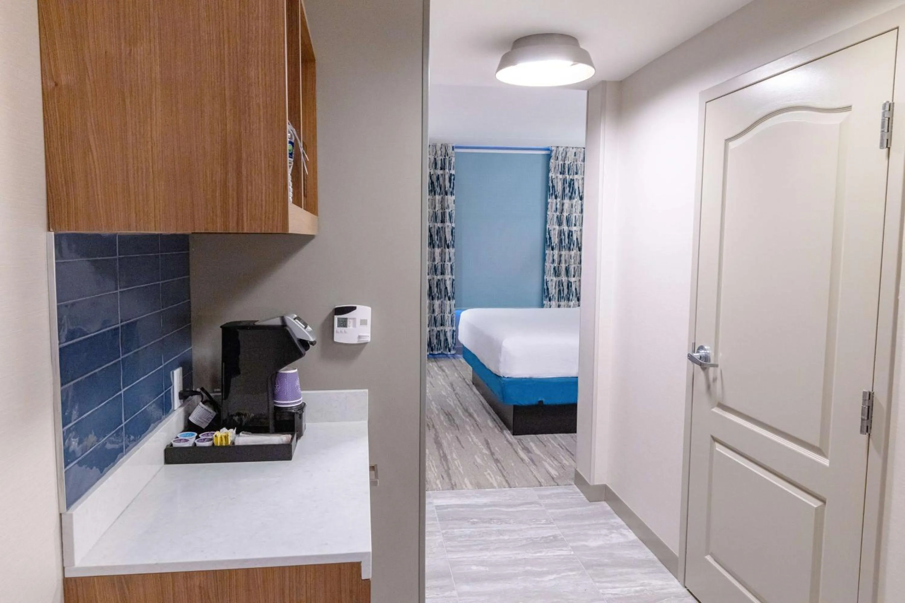 Photo of the whole room, Bed in Hilton Garden Inn Lakewood